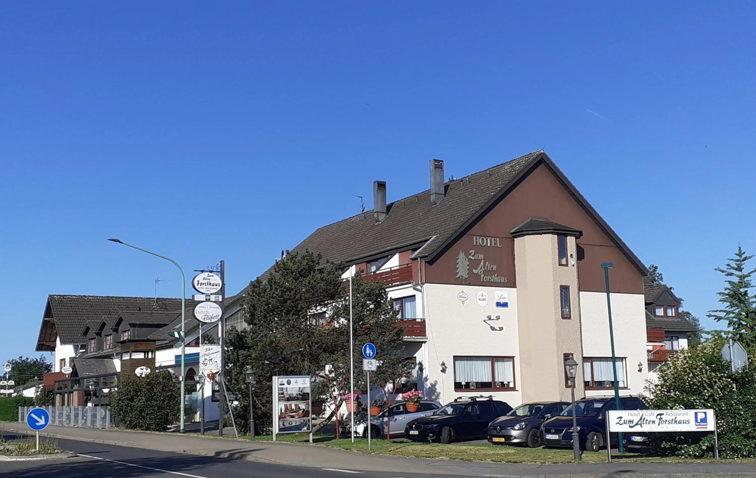 Property building in Land-gut-Hotel Zum alten Forsthaus - Aufladestation für Elektroautos
