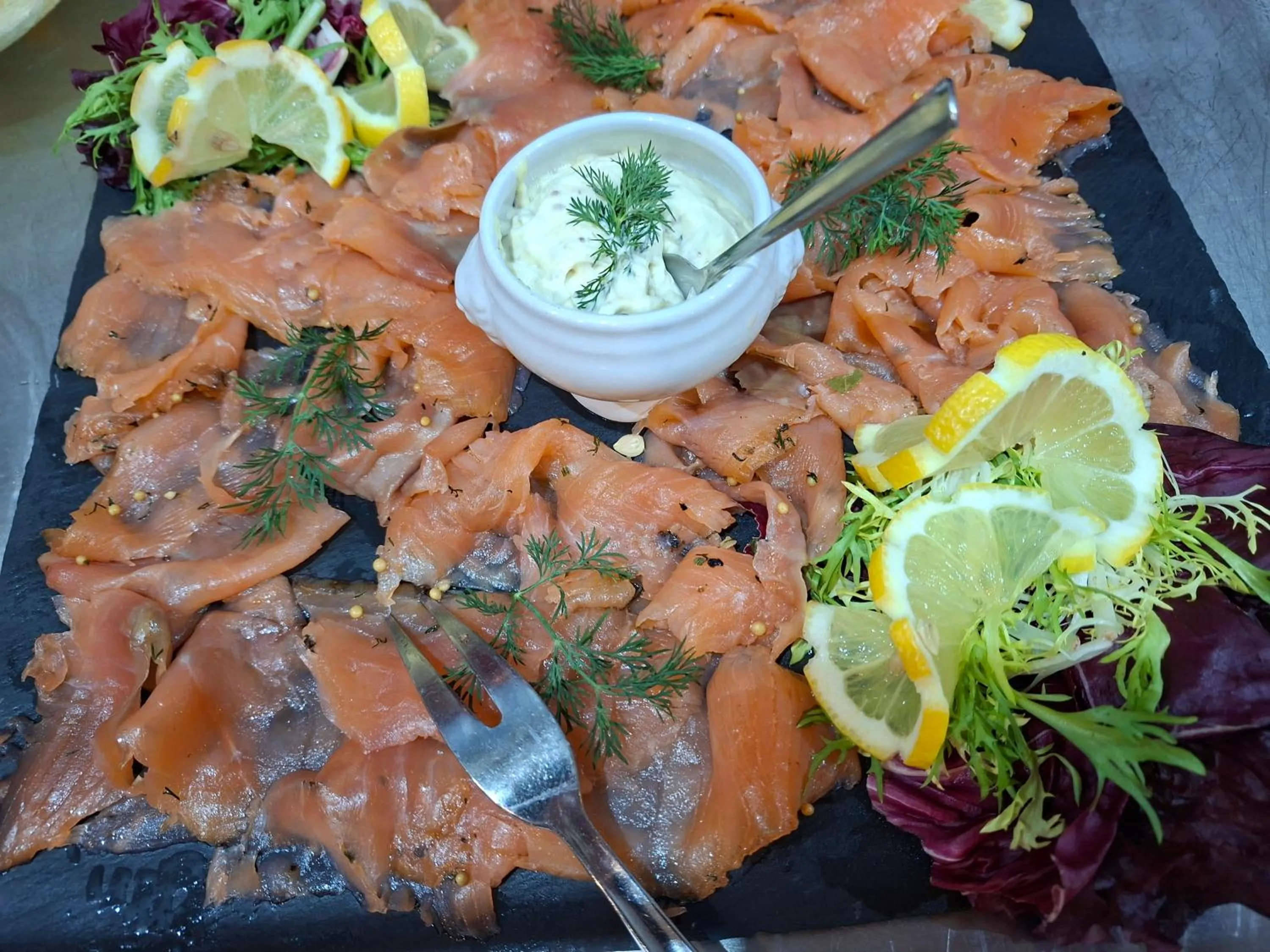 Buffet breakfast in Land-gut-Hotel Zum alten Forsthaus - Aufladestation für Elektroautos