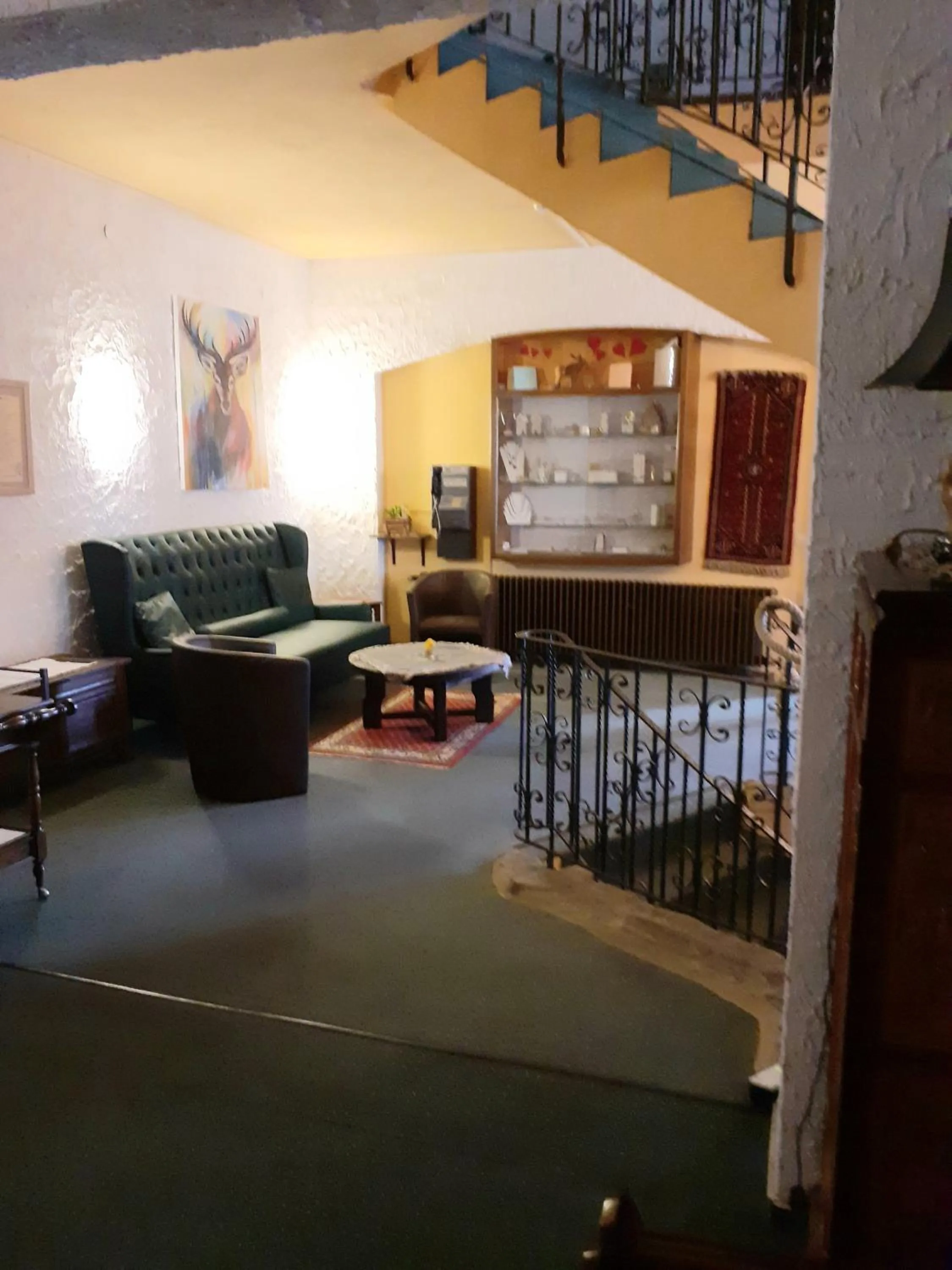 Lobby or reception in Land-gut-Hotel Zum alten Forsthaus - Aufladestation für Elektroautos