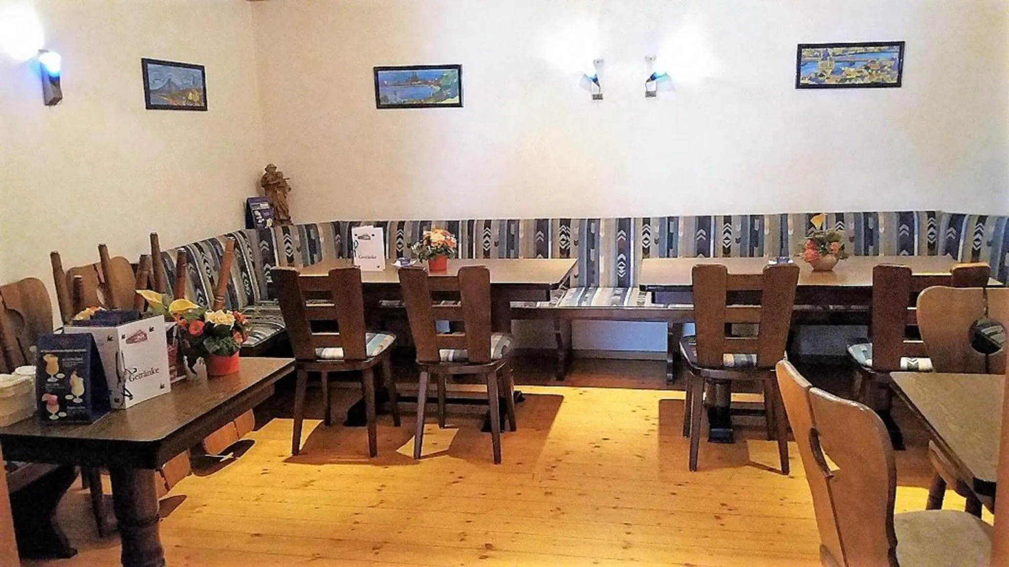 Lounge or bar in Land-gut-Hotel Zum alten Forsthaus - Aufladestation für Elektroautos