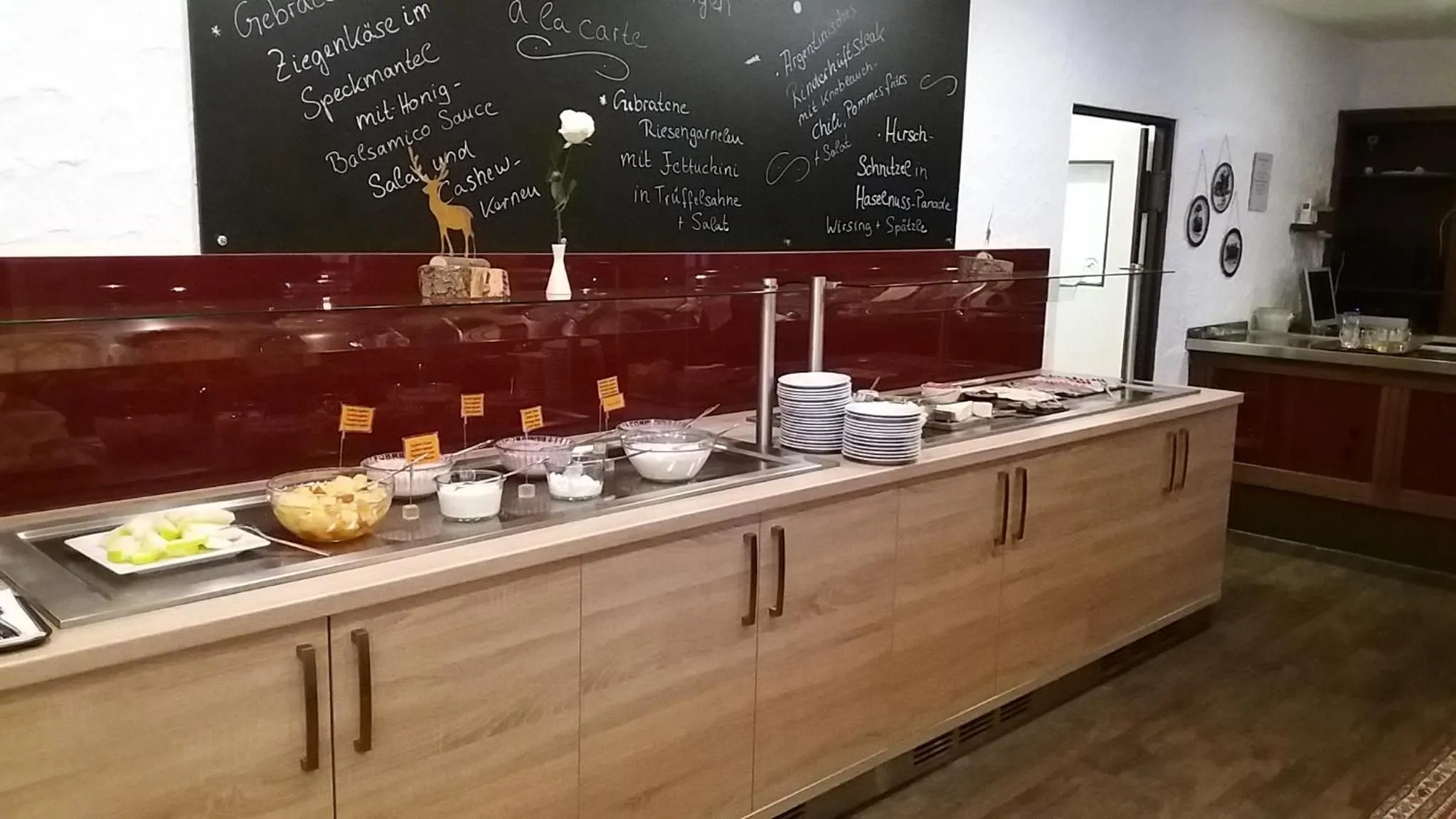 Food and drinks in Land-gut-Hotel Zum alten Forsthaus - Aufladestation für Elektroautos