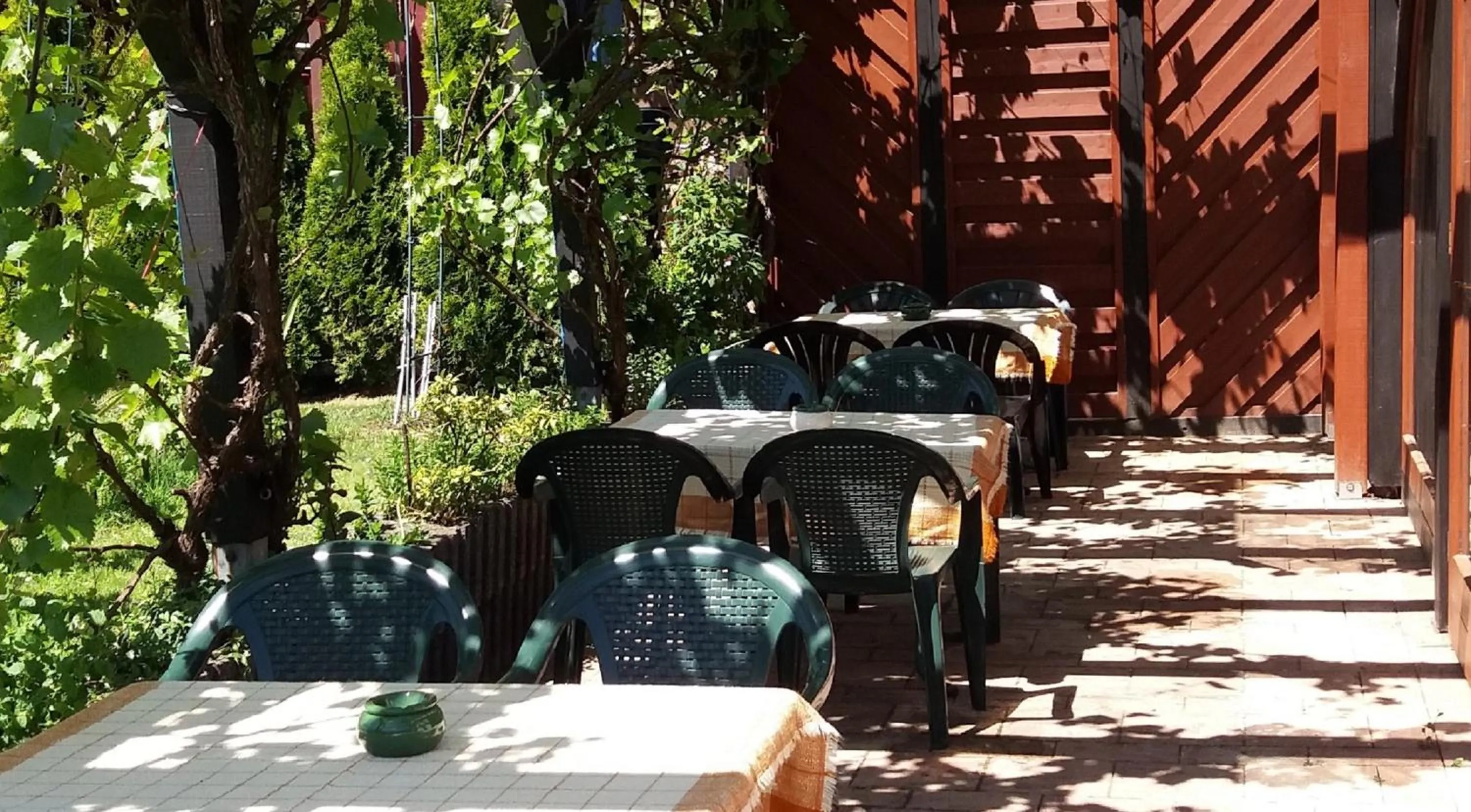 Balcony/Terrace in Land-gut-Hotel Zum alten Forsthaus - Aufladestation für Elektroautos