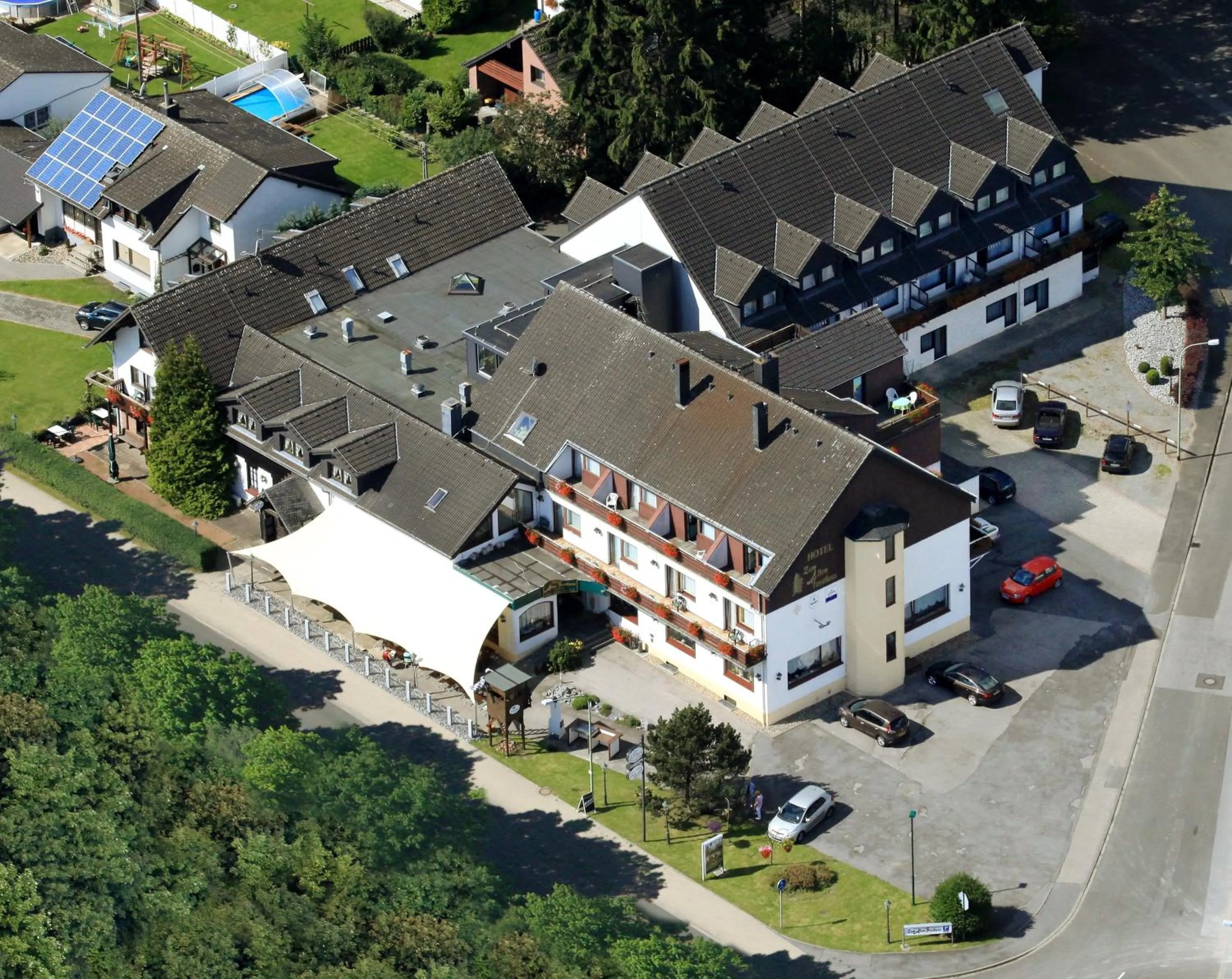 Bird's eye view in Land-gut-Hotel Zum alten Forsthaus - Aufladestation für Elektroautos