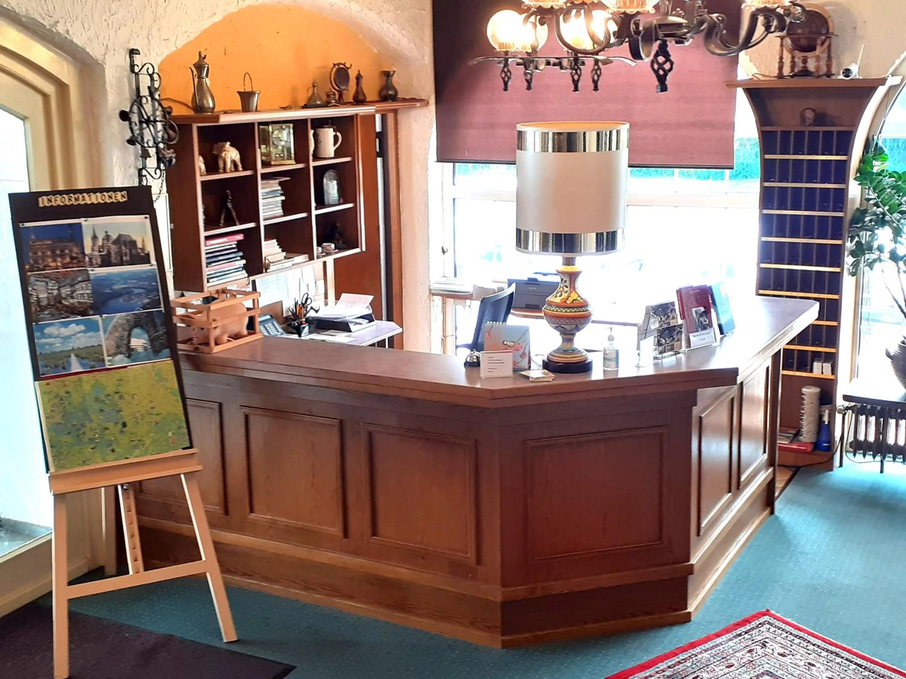 Lobby or reception in Land-gut-Hotel Zum alten Forsthaus - Aufladestation für Elektroautos