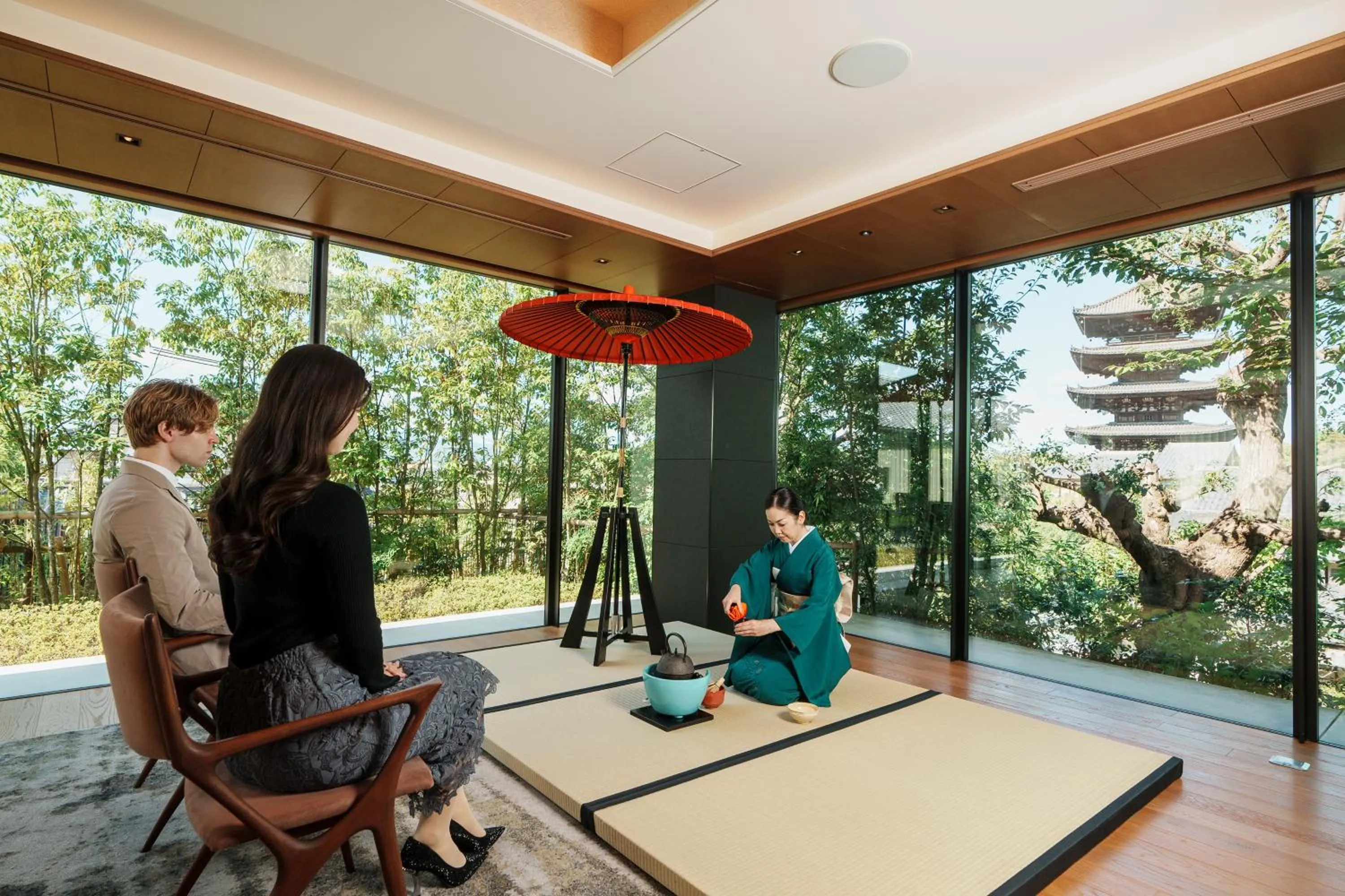 Lounge or bar in The Hotel Seiryu Kyoto Kiyomizu - a member of the Leading Hotels of the World-