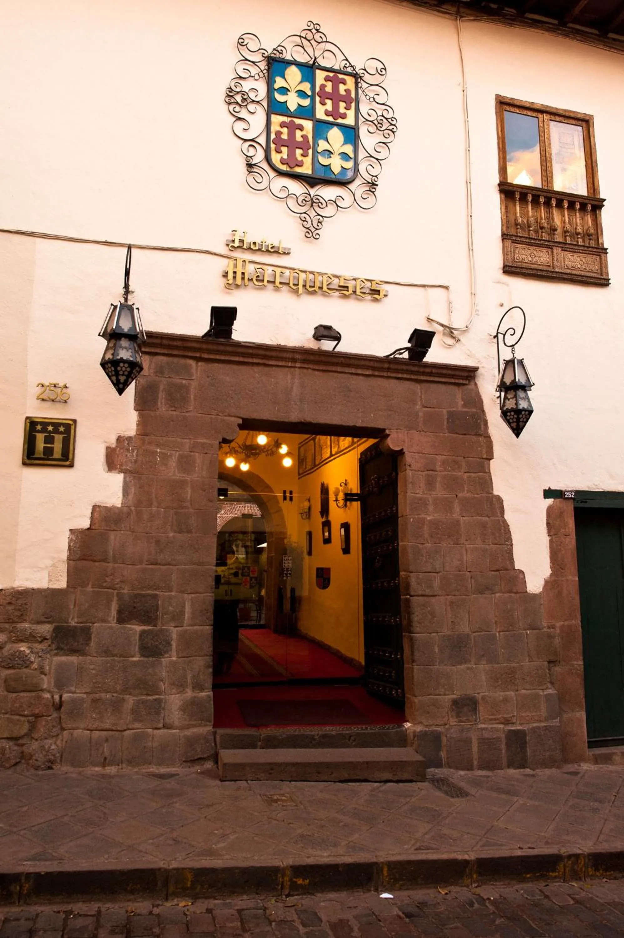Facade/entrance in Hotel Marqueses
