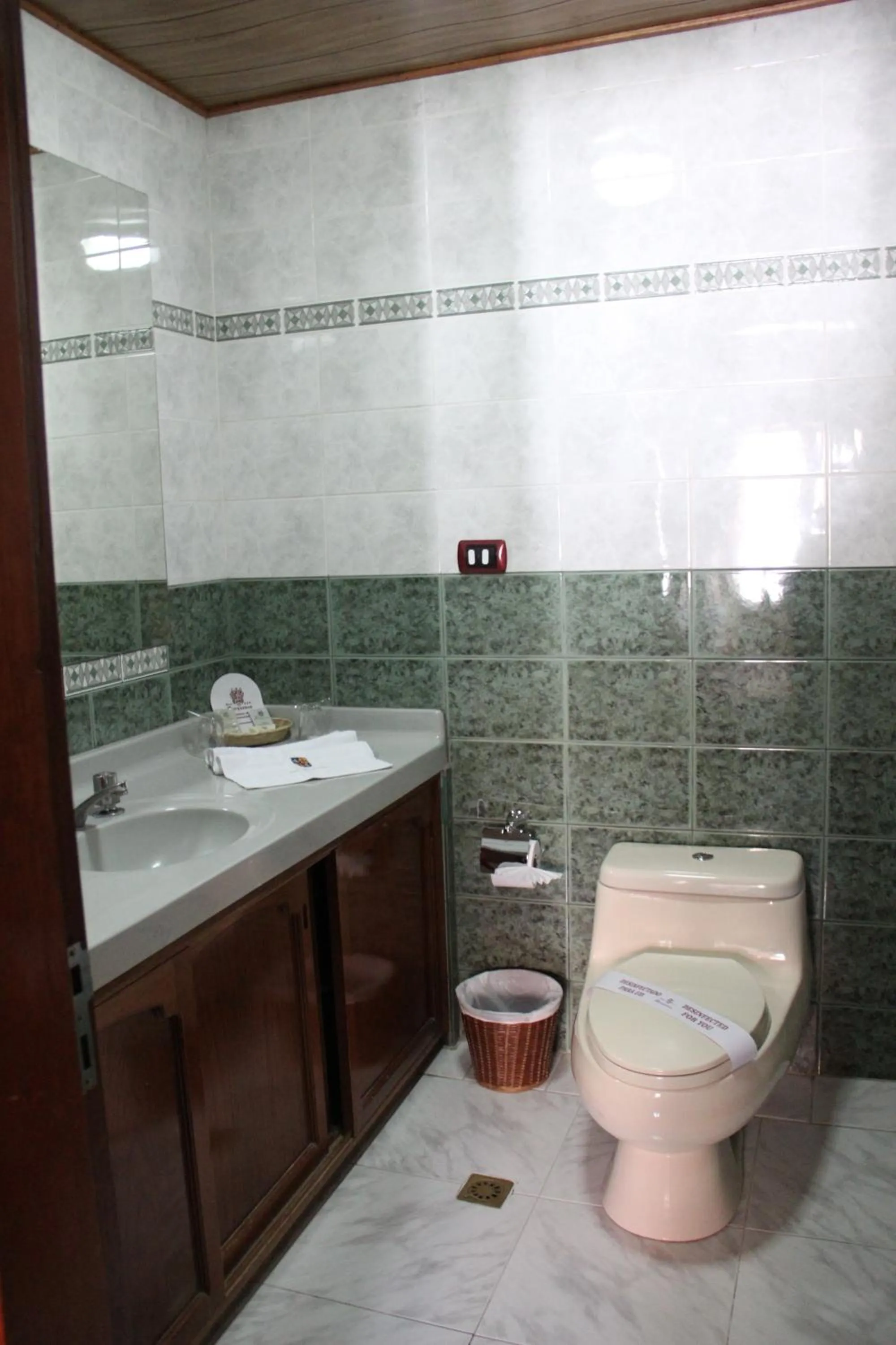 Bathroom in Hotel Marqueses