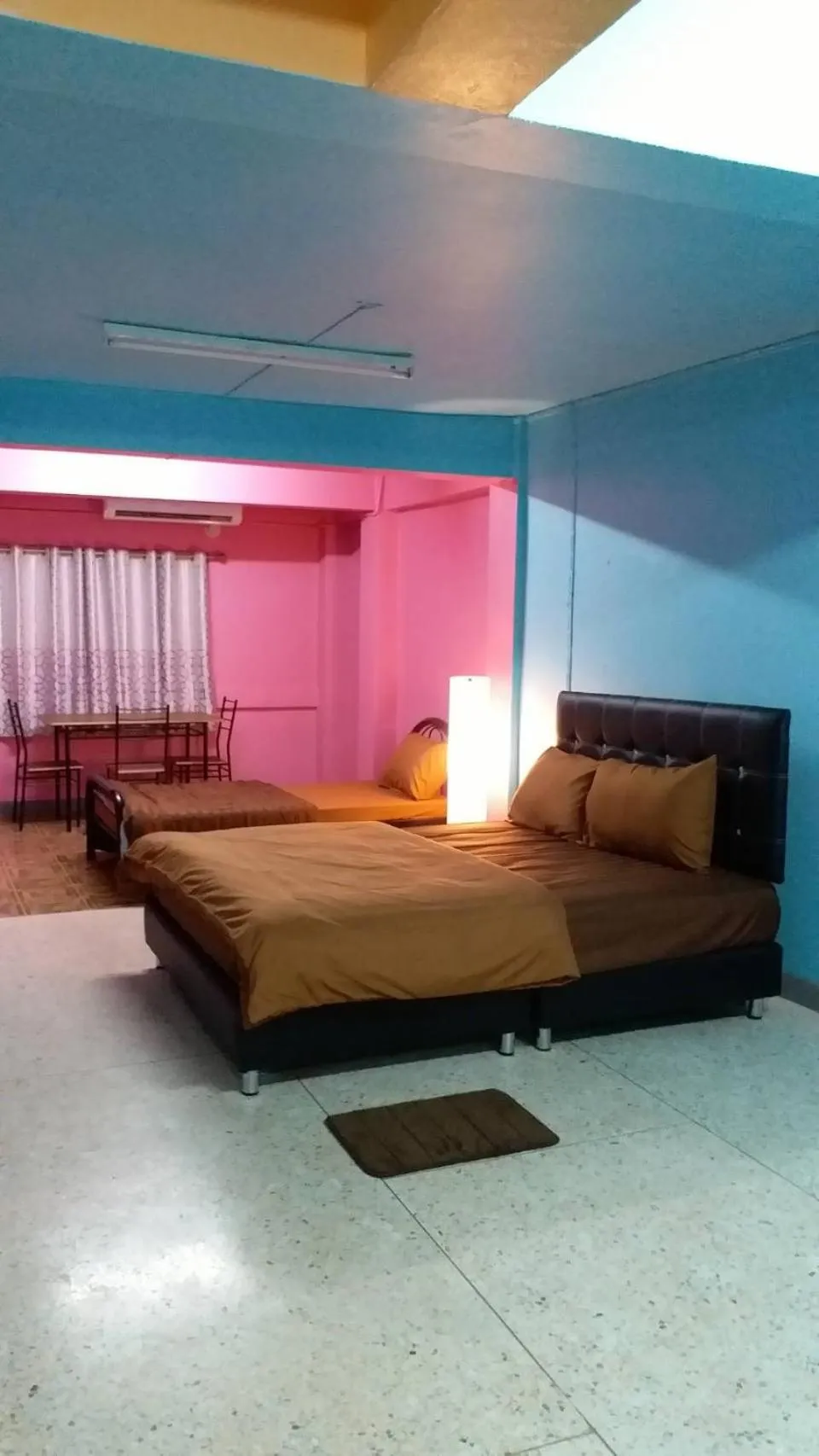 Photo of the whole room, Bed in GATE 14 Inn