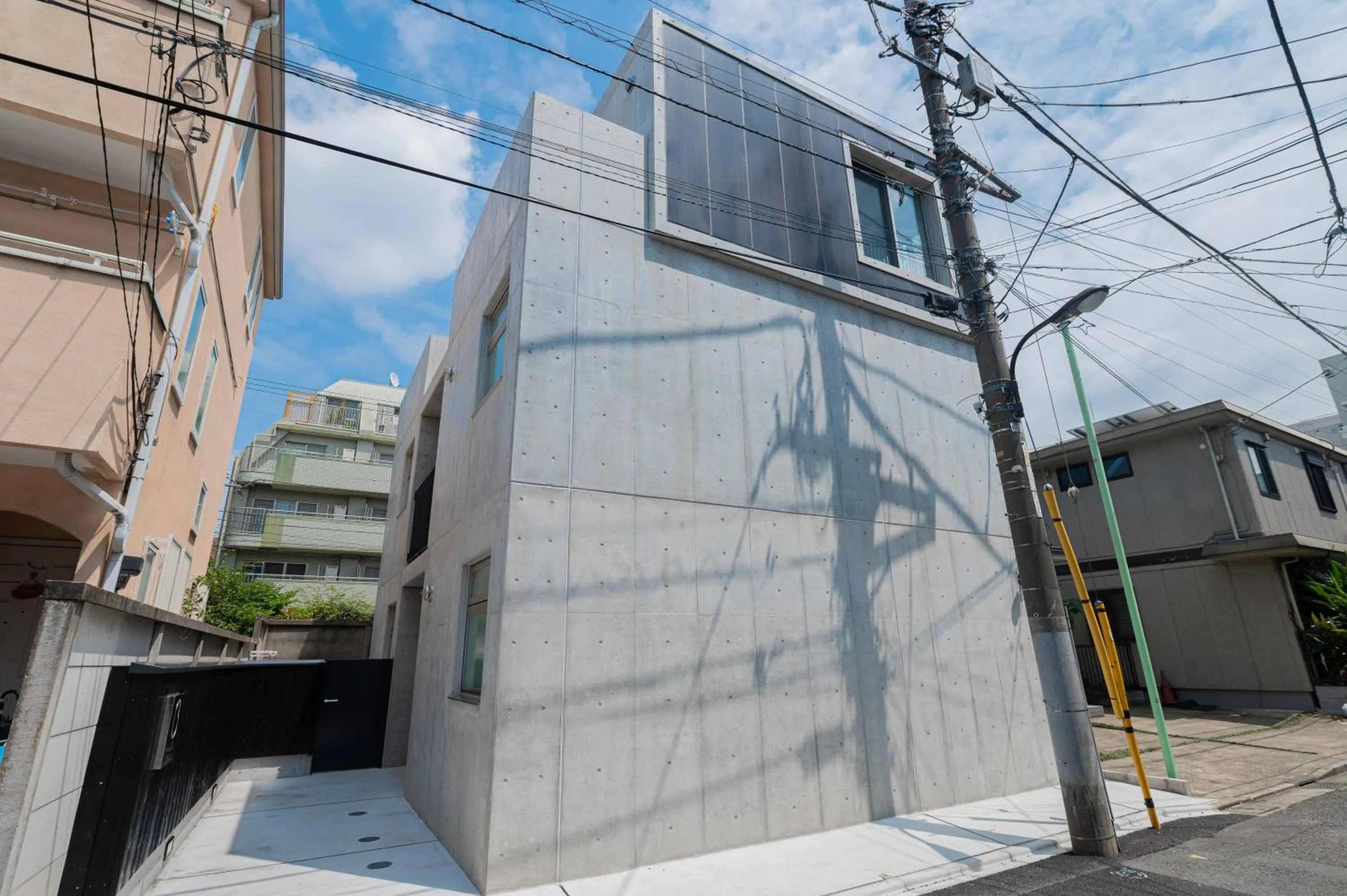 Property building in bmj Hyakunincho