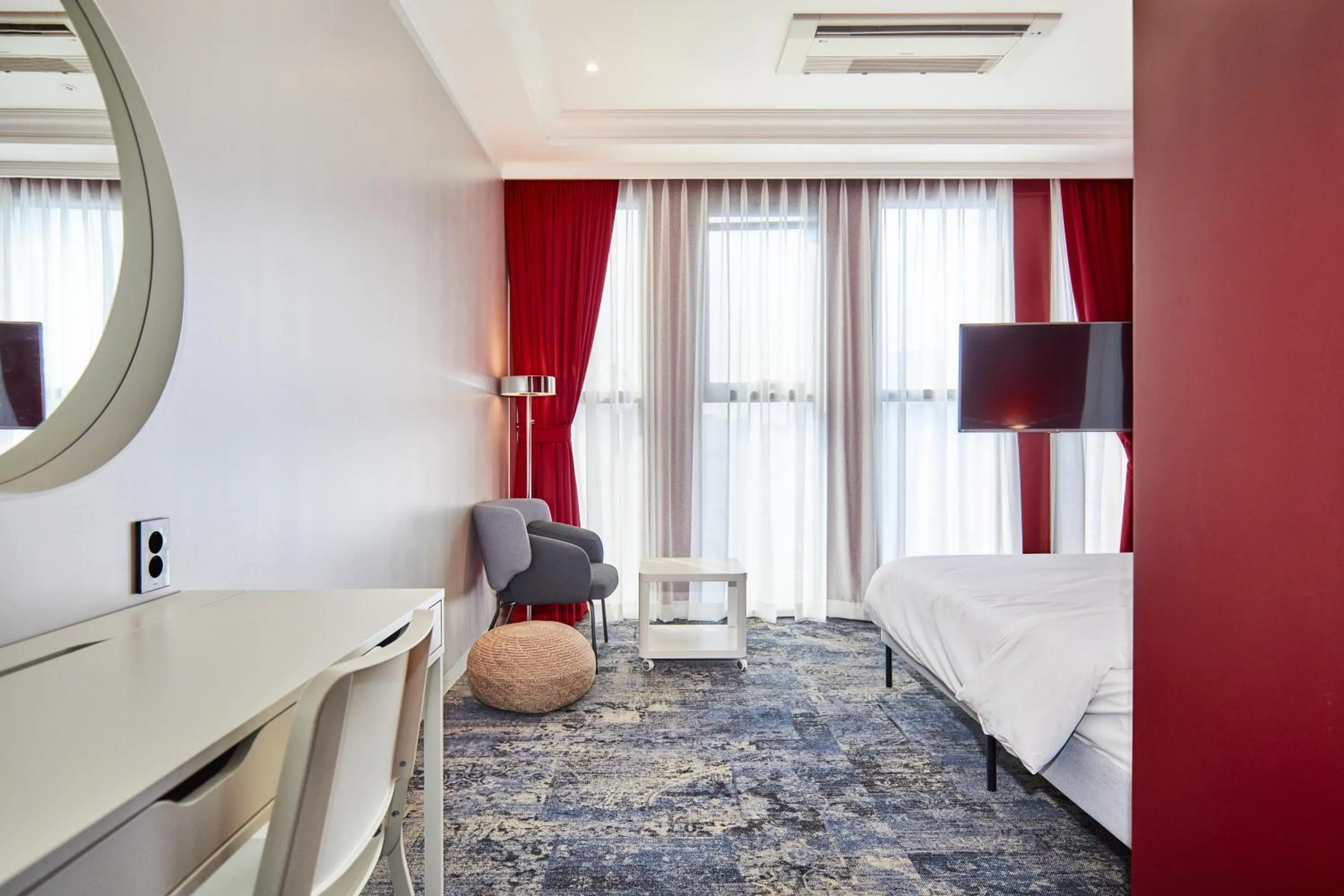 TV and multimedia, Bed in Hotel POCO Seongsu