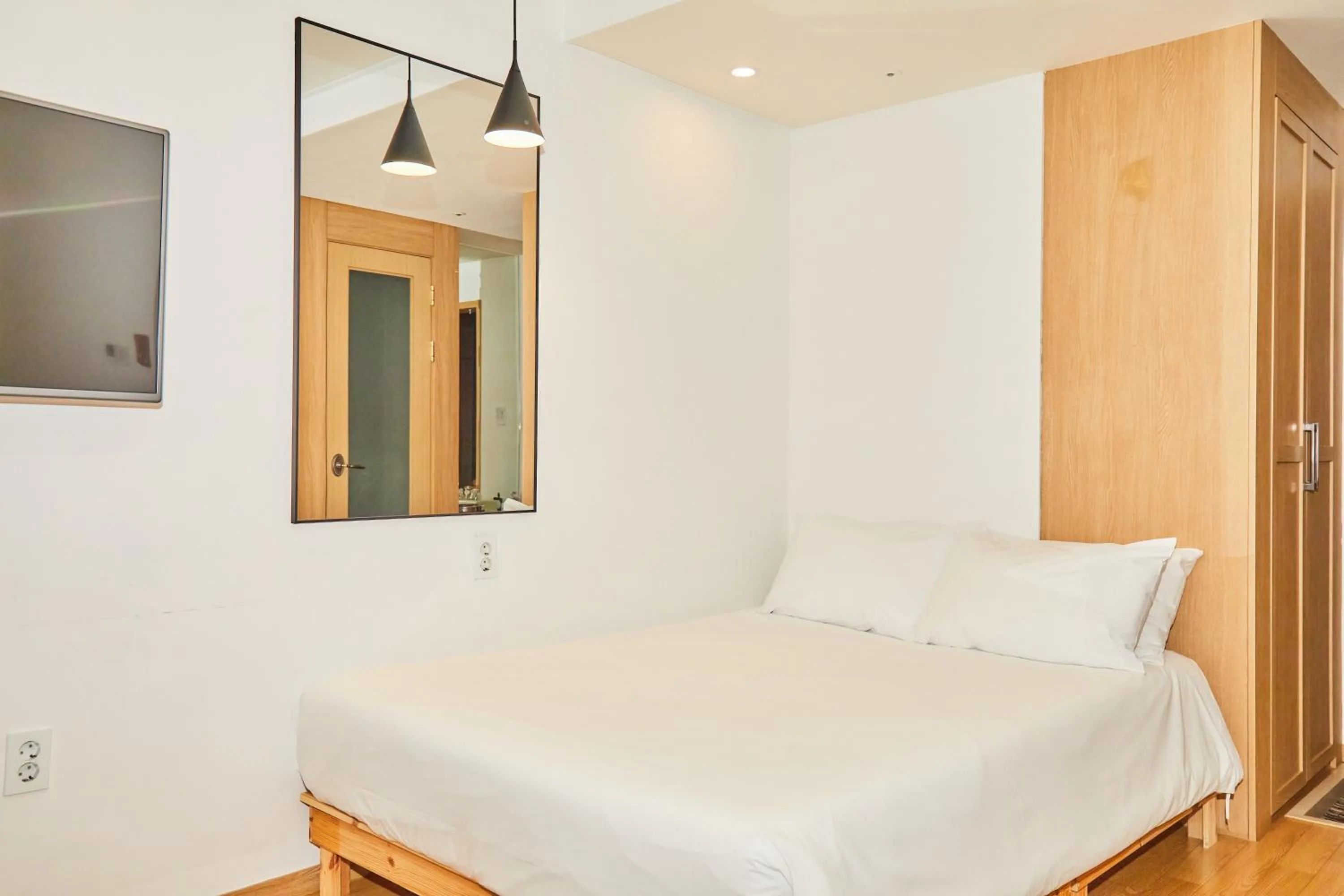Photo of the whole room, Bed in Hotel POCO Seongsu