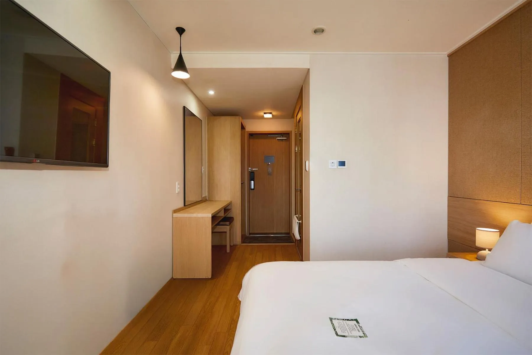 Photo of the whole room, Bed in Hotel POCO Seongsu