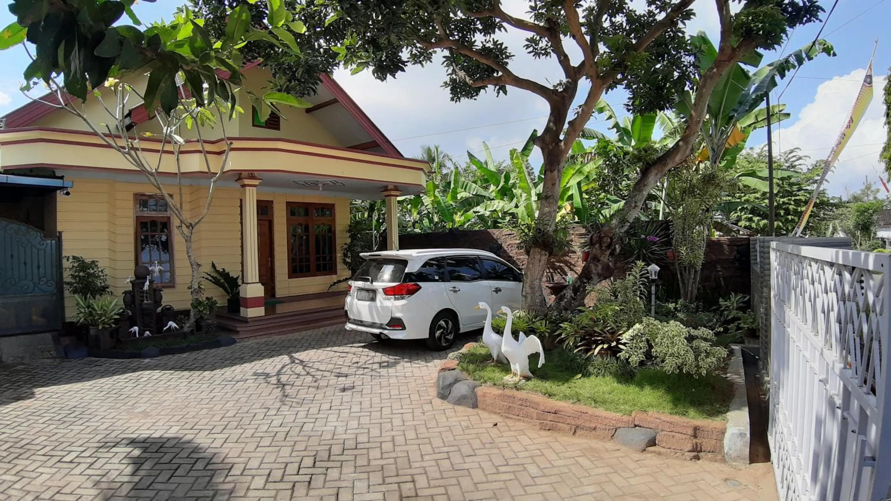 Garden view in Hostel TARUNA