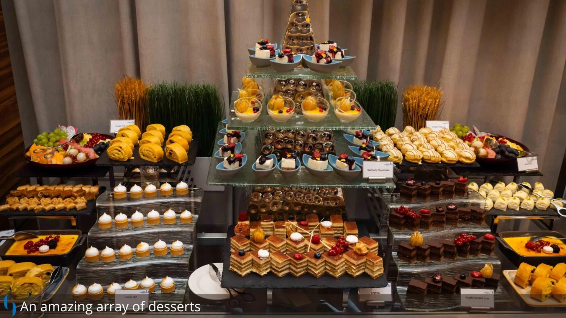 Restaurant/places to eat in Grand Cosmopolitan Hotel