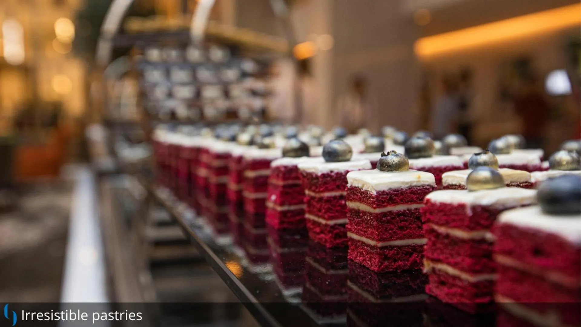 Restaurant/places to eat in Grand Cosmopolitan Hotel