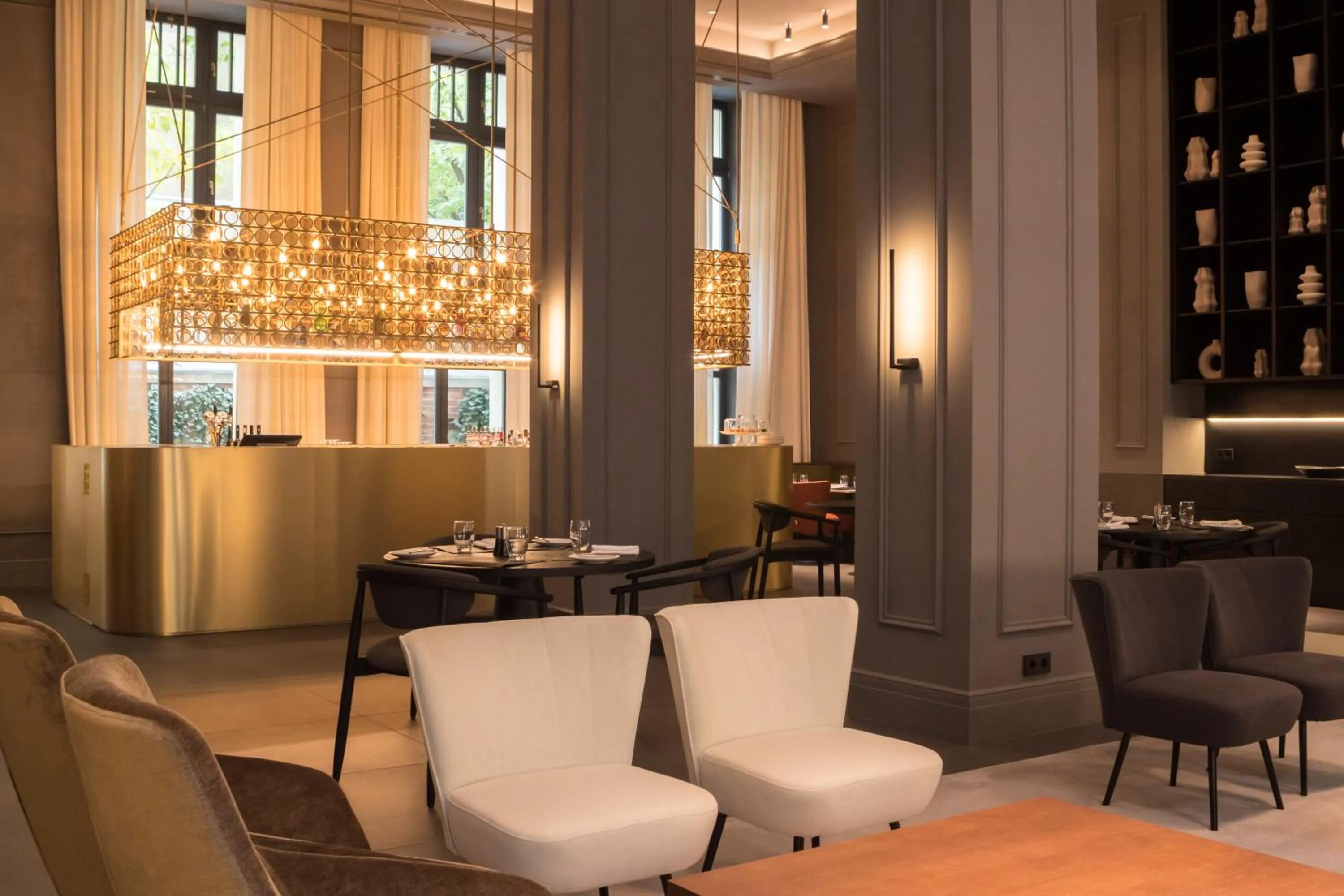 Lounge or bar in Kozmo Hotel Suites & Spa - Small Luxury Hotels of the World