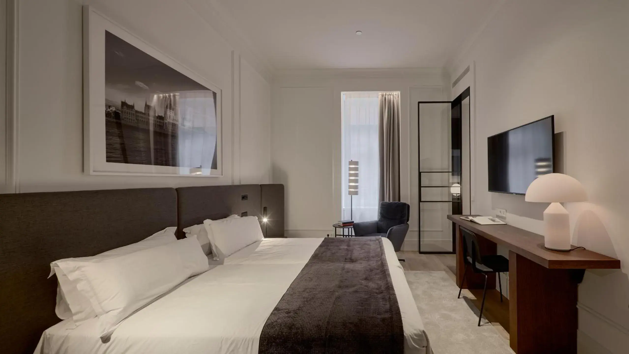 Standard Double or Twin Room in Kozmo Hotel Suites & Spa - Small Luxury Hotels of the World Standard Double or Twin Room in Kozmo Hotel Suites & Spa - Small Luxury Hotels of the World