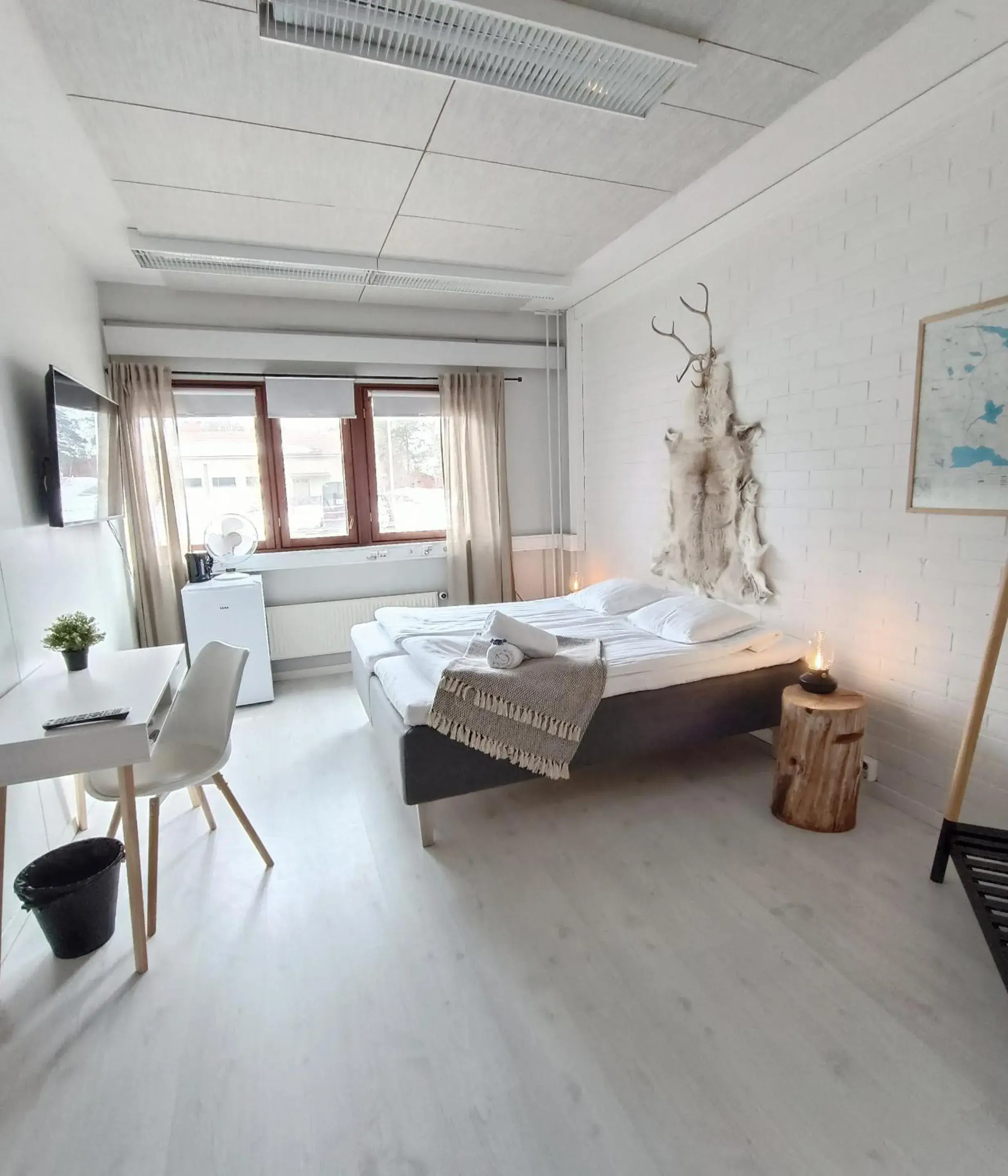 Standard Twin Room with Shared Bathroom in Hostel Aurora Standard Twin Room with Shared Bathroom in Hostel Aurora