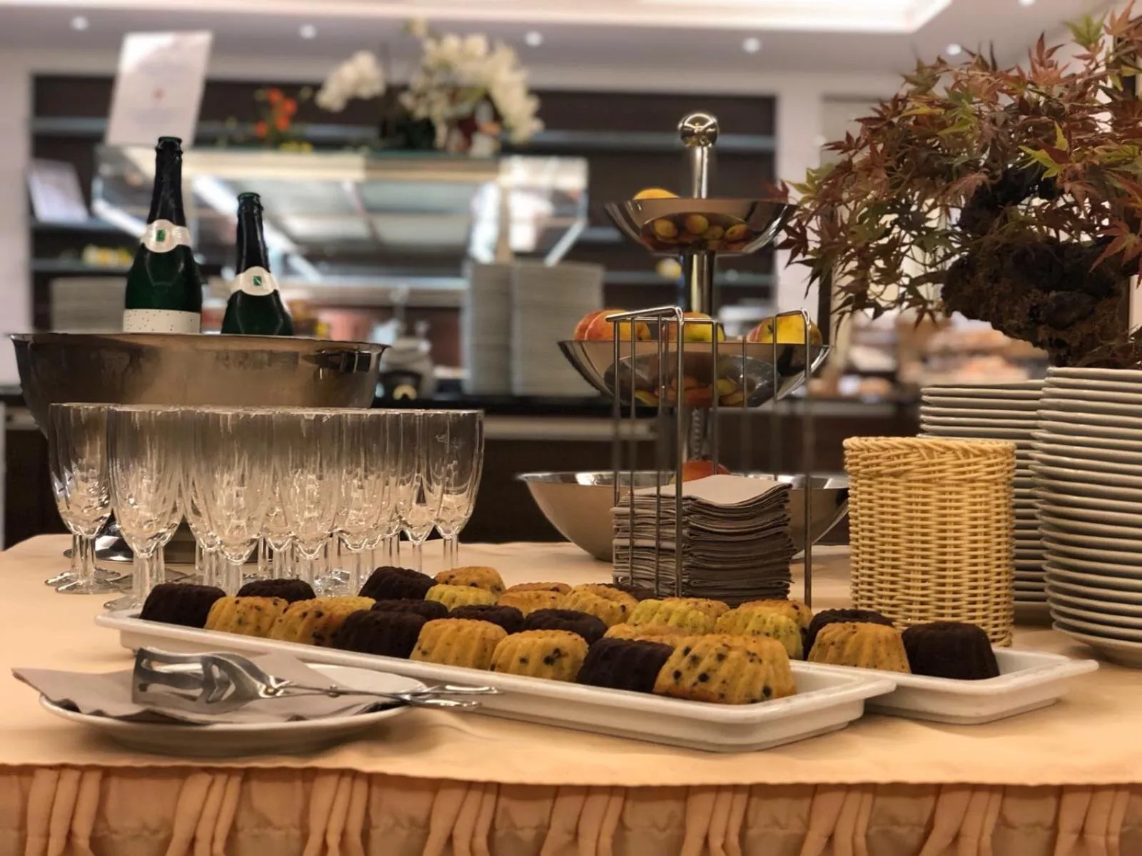 Buffet breakfast in Apartment-Hotel Hamburg Mitte