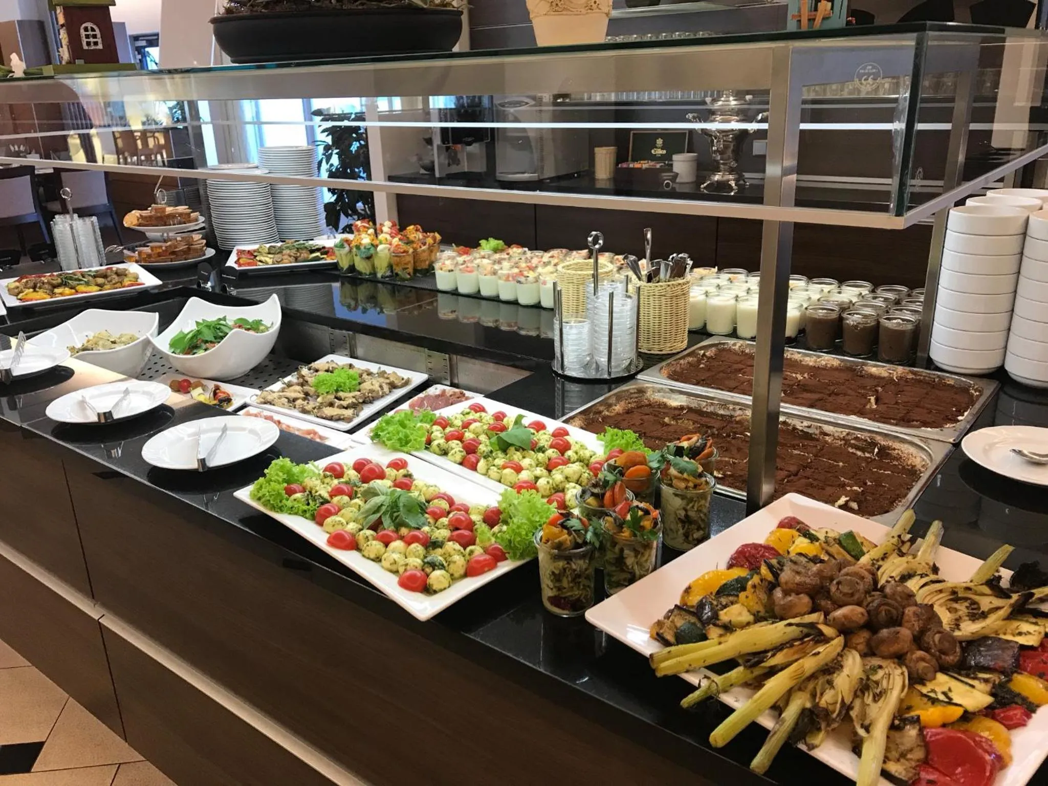 Restaurant/places to eat in Apartment-Hotel Hamburg Mitte