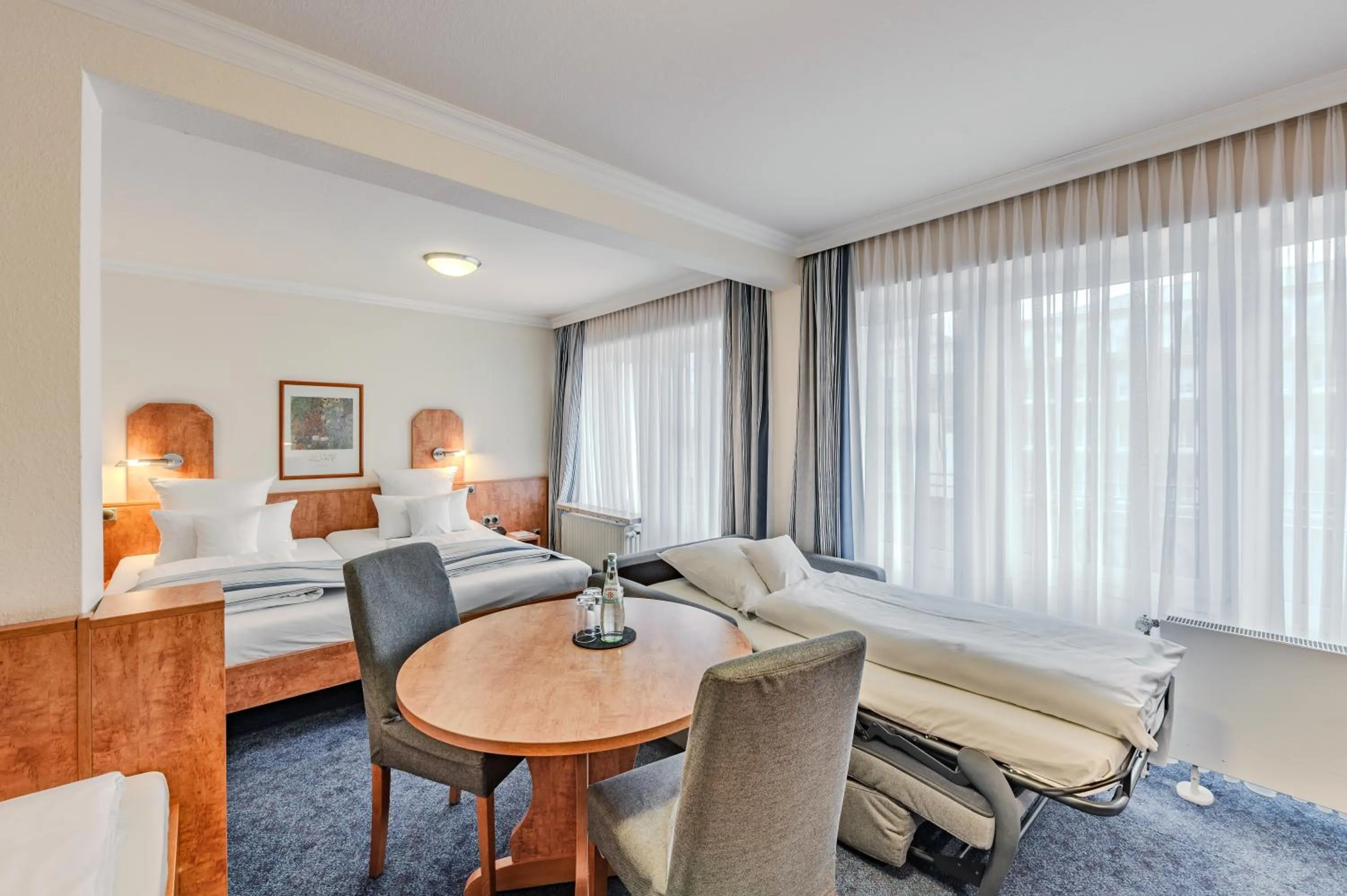 Photo of the whole room, Bed in Apartment-Hotel Hamburg Mitte