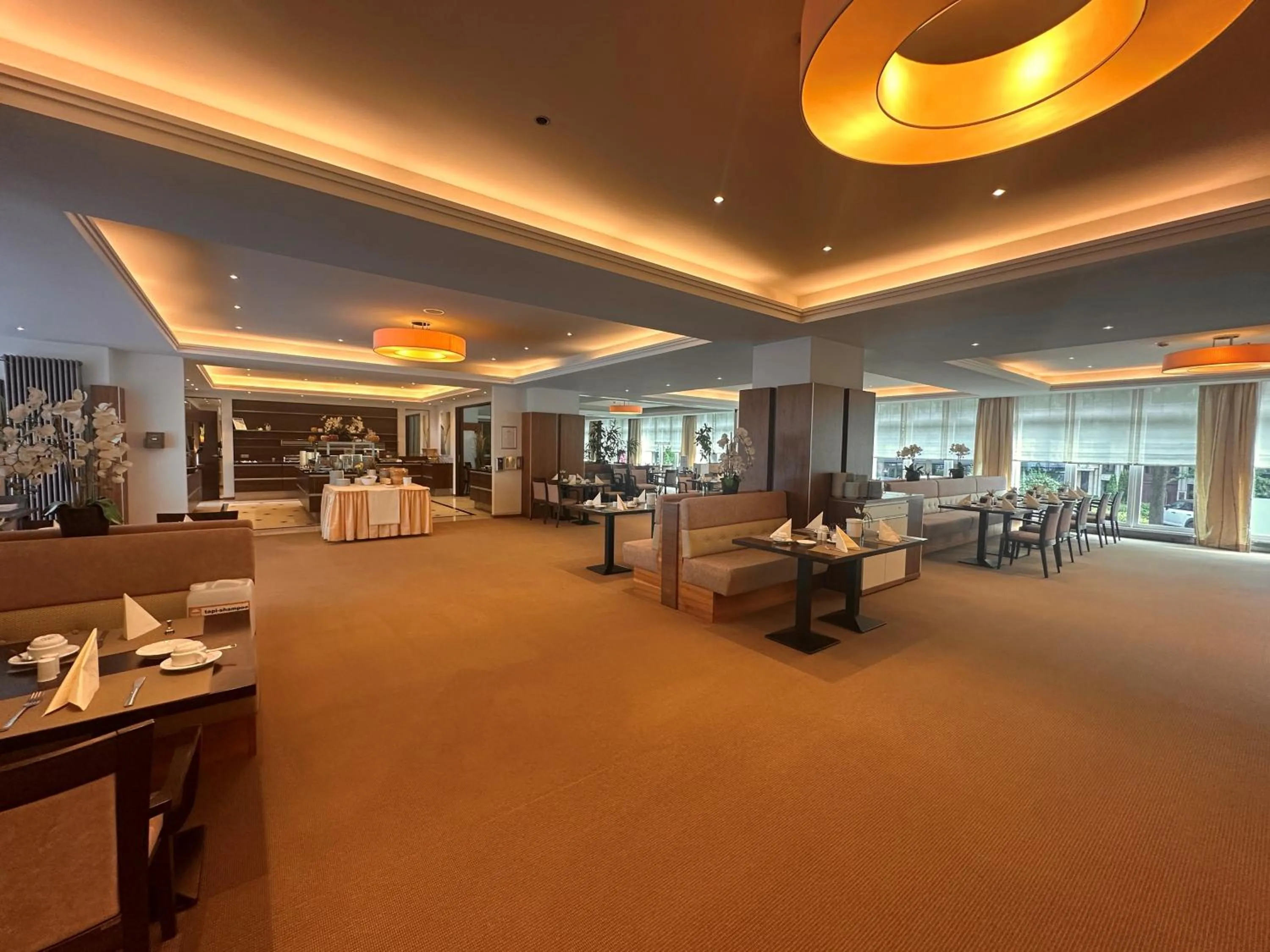 Restaurant/places to eat in Apartment-Hotel Hamburg Mitte