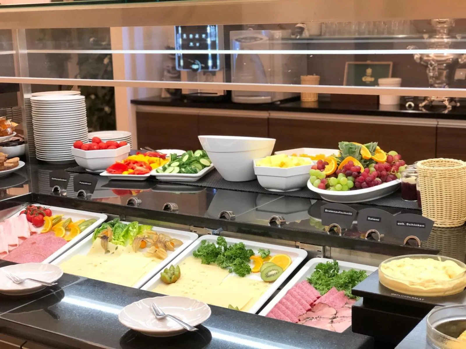 Restaurant/places to eat in Apartment-Hotel Hamburg Mitte