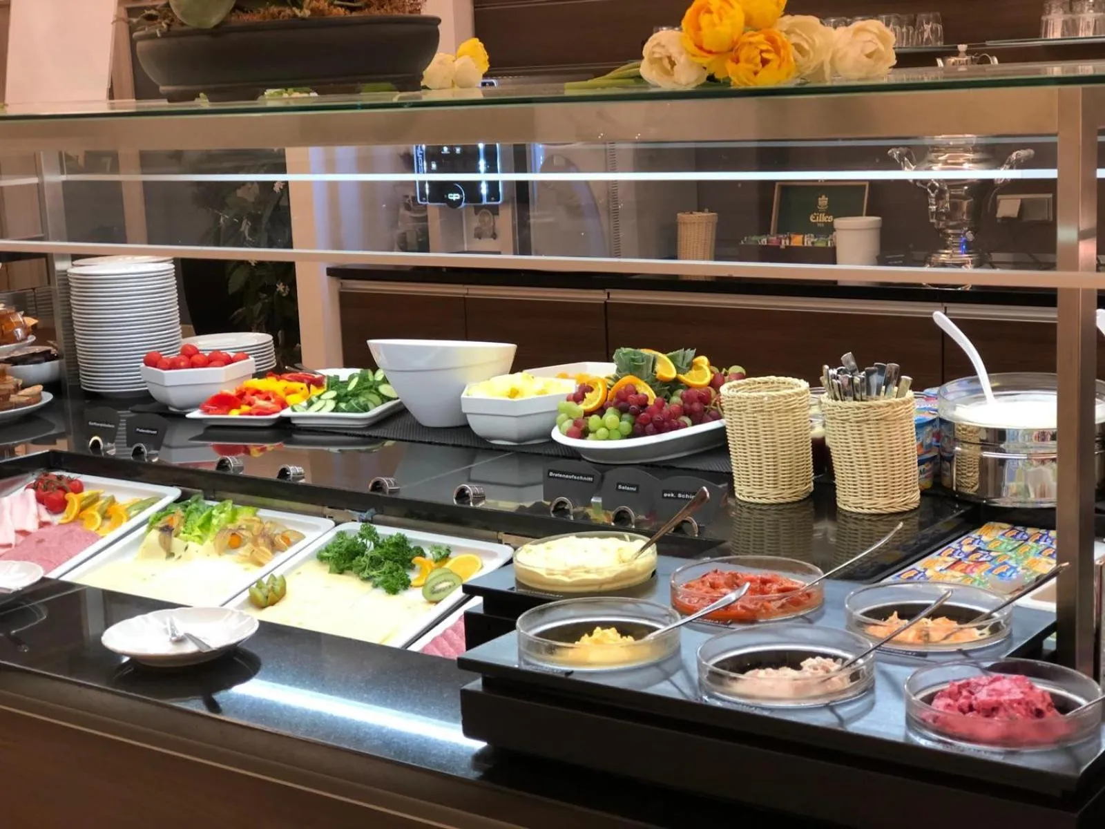 Restaurant/places to eat in Apartment-Hotel Hamburg Mitte