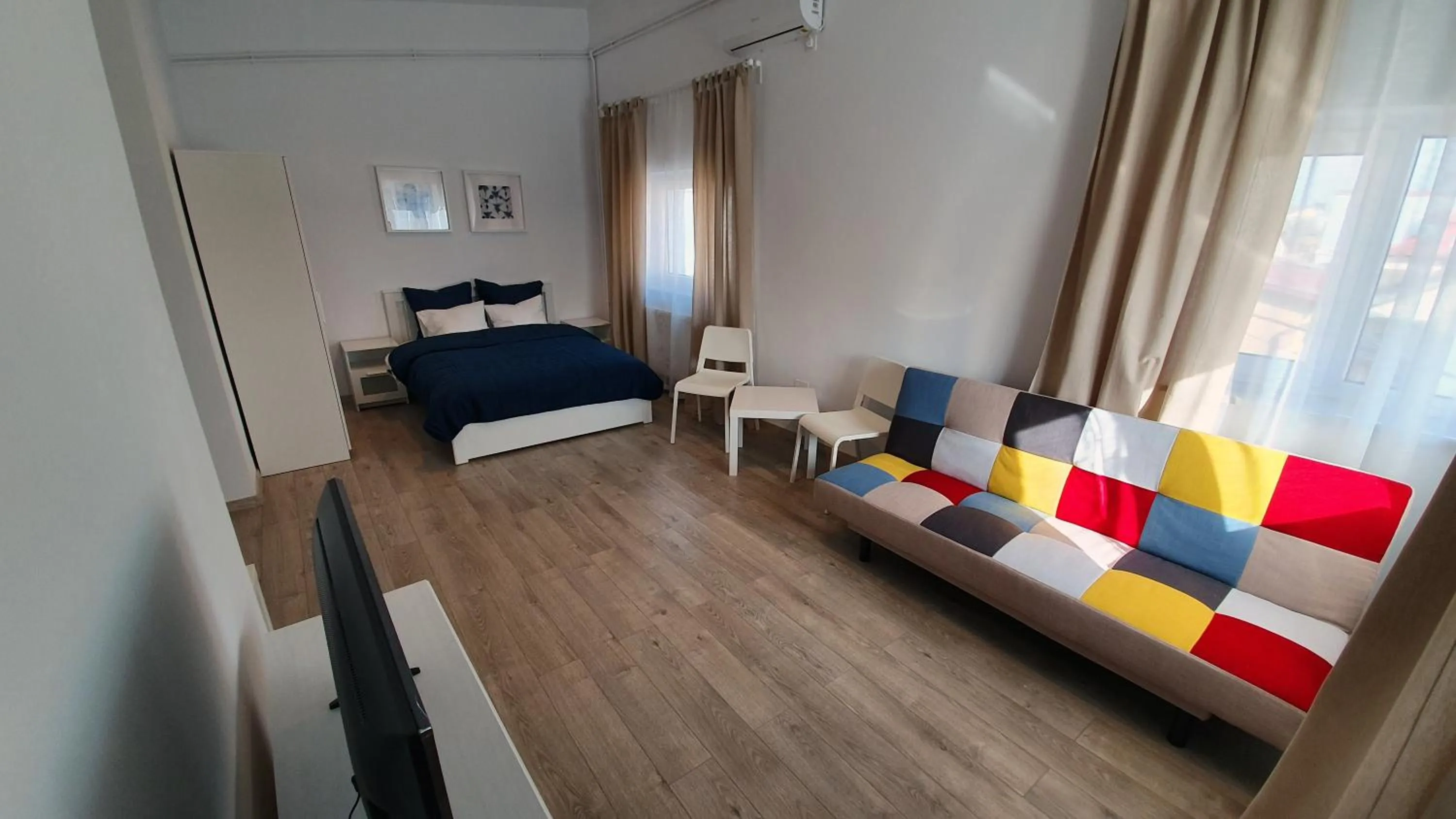 Photo of the whole room in Casa Florescu 13