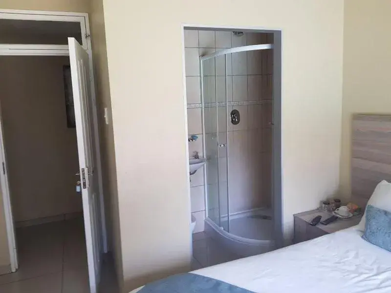 Standard Double Room in Lauren Palace Guest House Standard Double Room in Lauren Palace Guest House