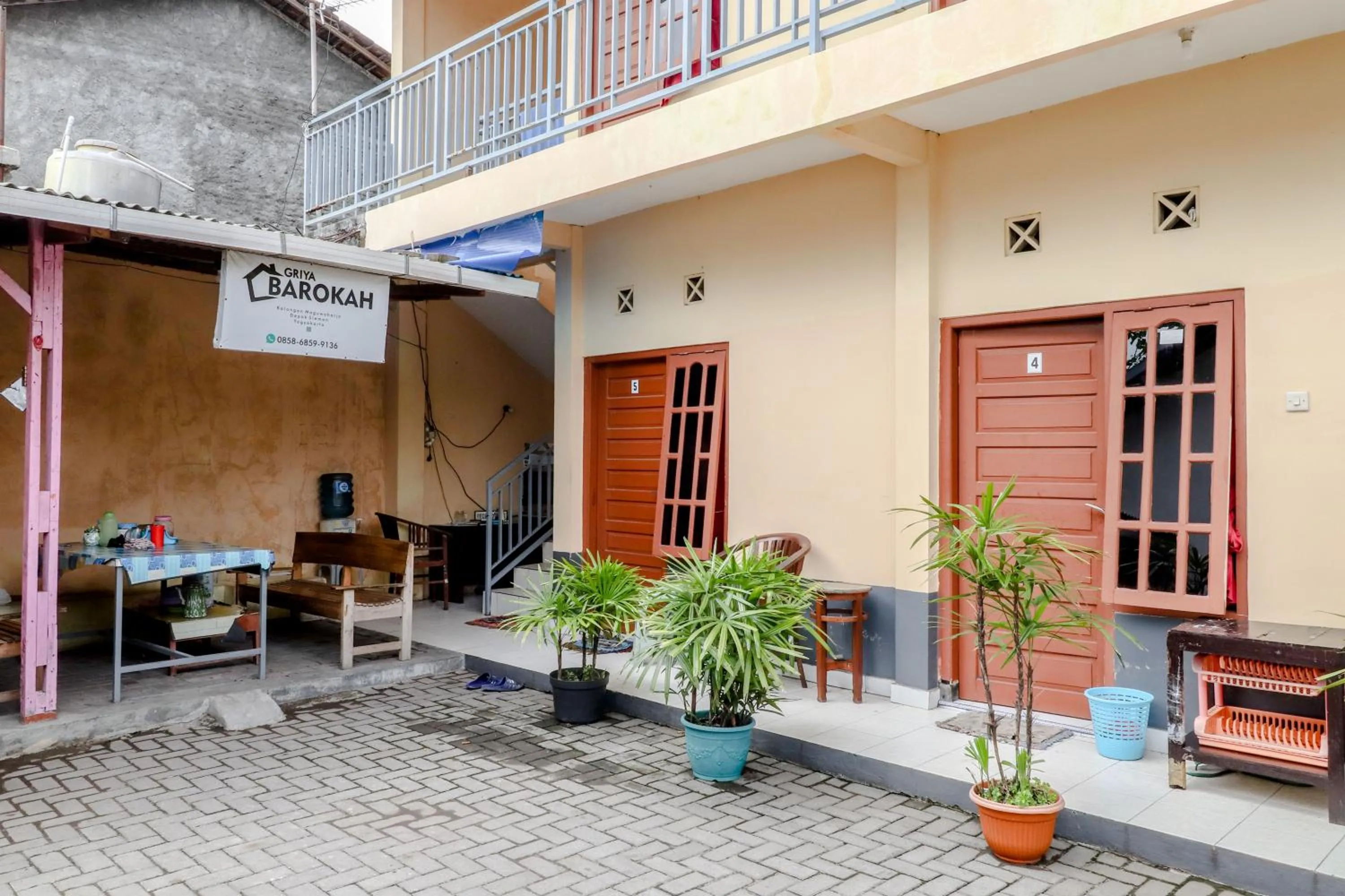 Facade/entrance in Griya Barokah