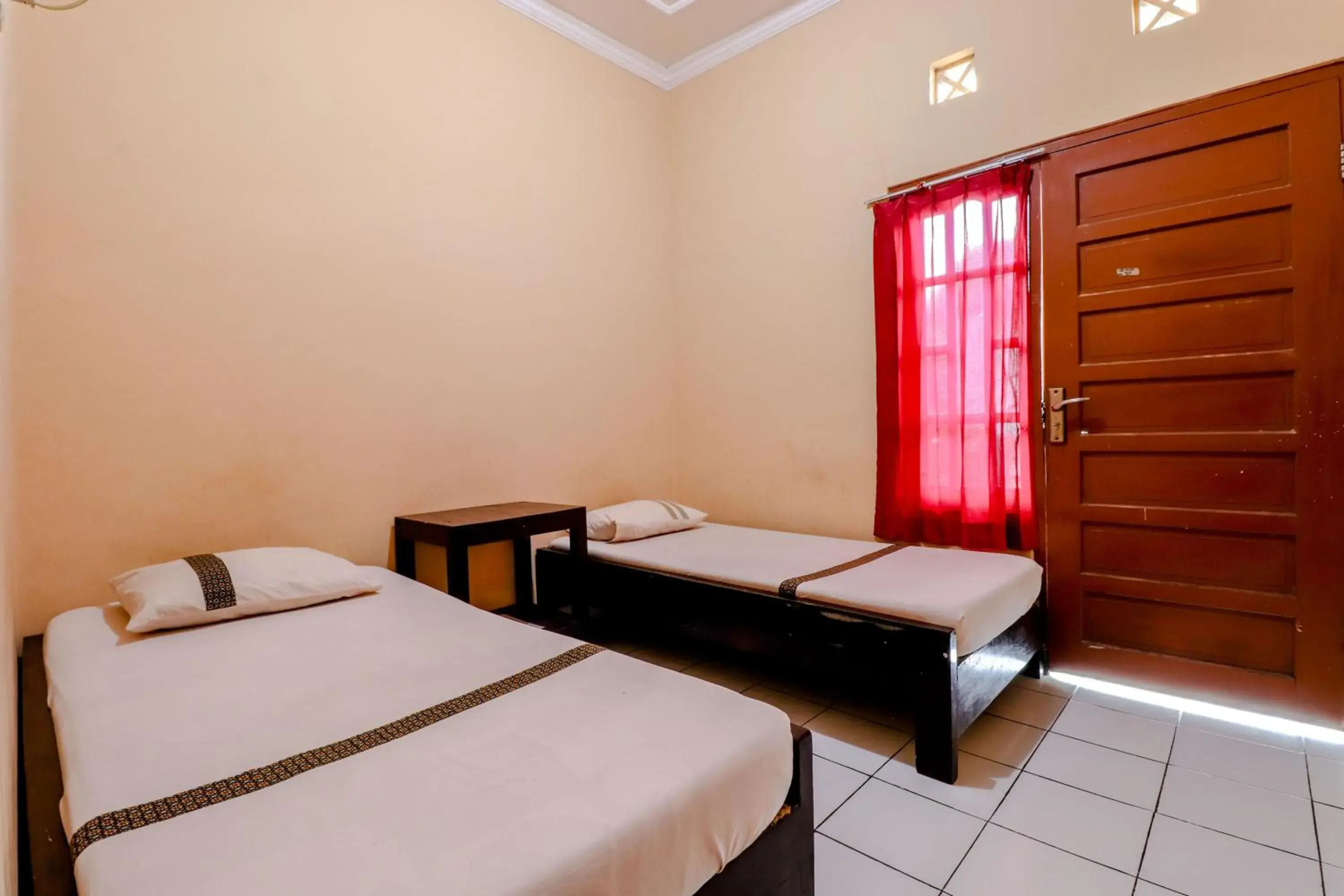 Standard Twin Room - single occupancy in Griya Barokah Standard Twin Room - single occupancy in Griya Barokah