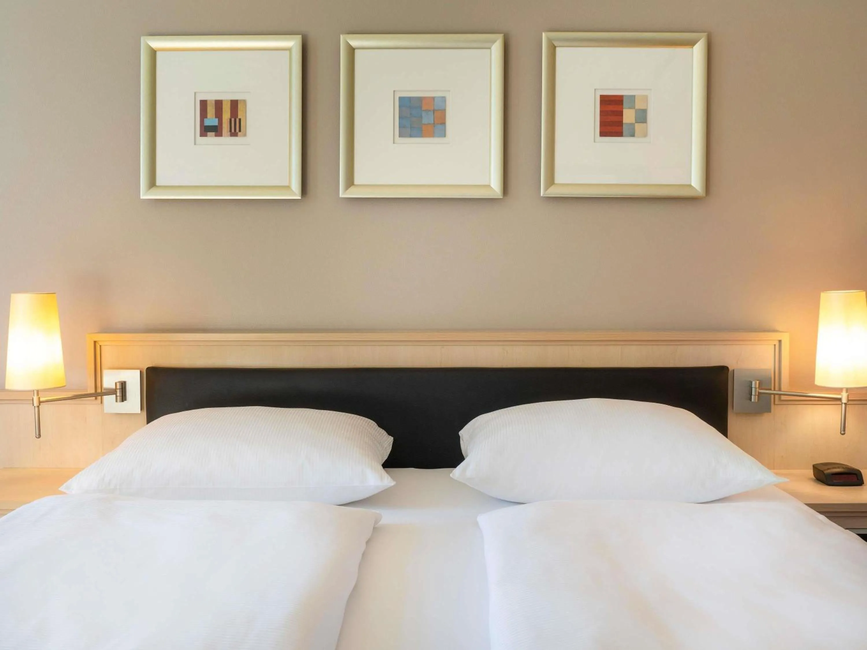 Bedroom, Bed in Mövenpick Hotel München-Airport