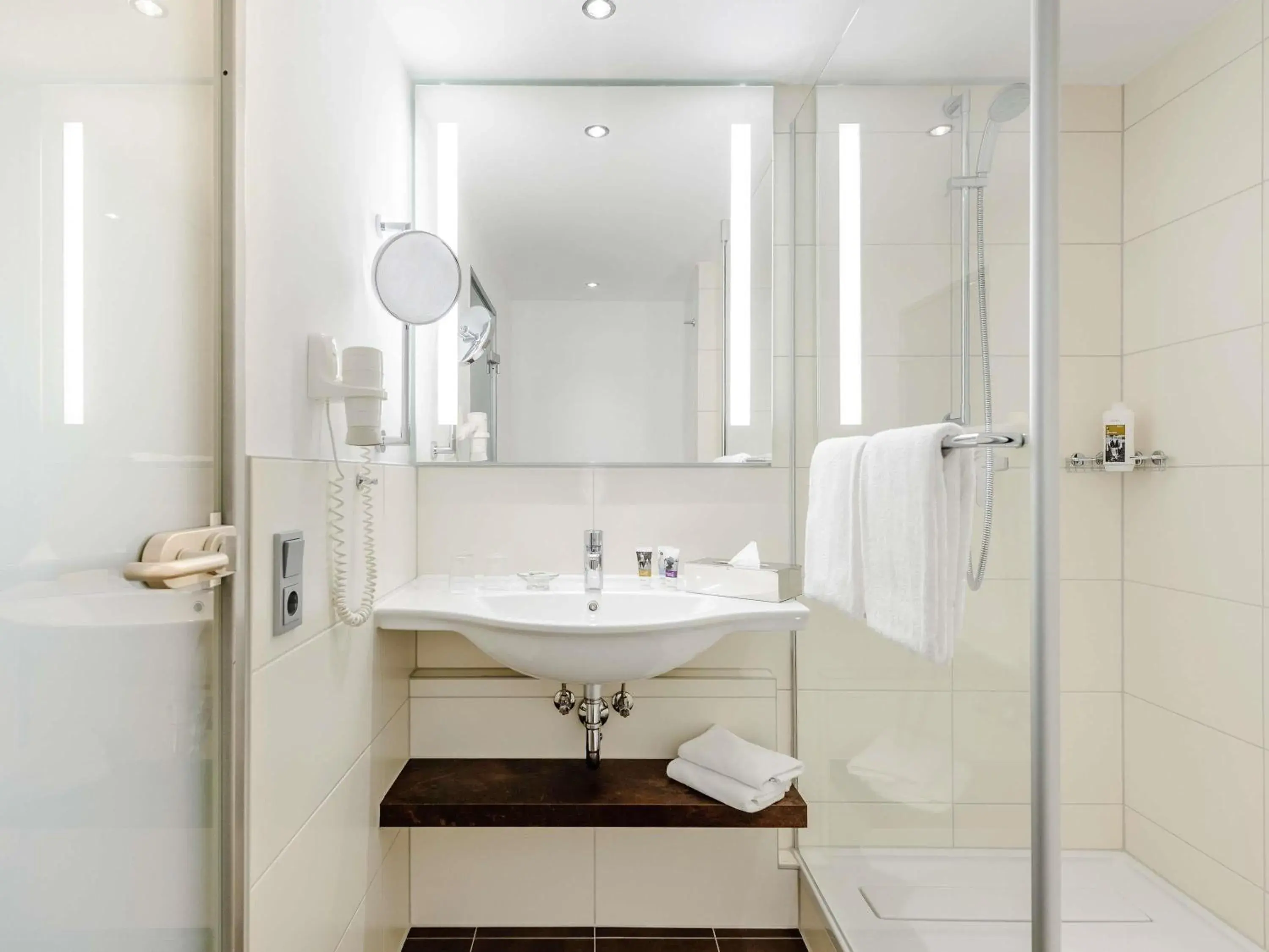 Standard Single Room in Mercure Hotel Berlin City West Standard Single Room in Mercure Hotel Berlin City West