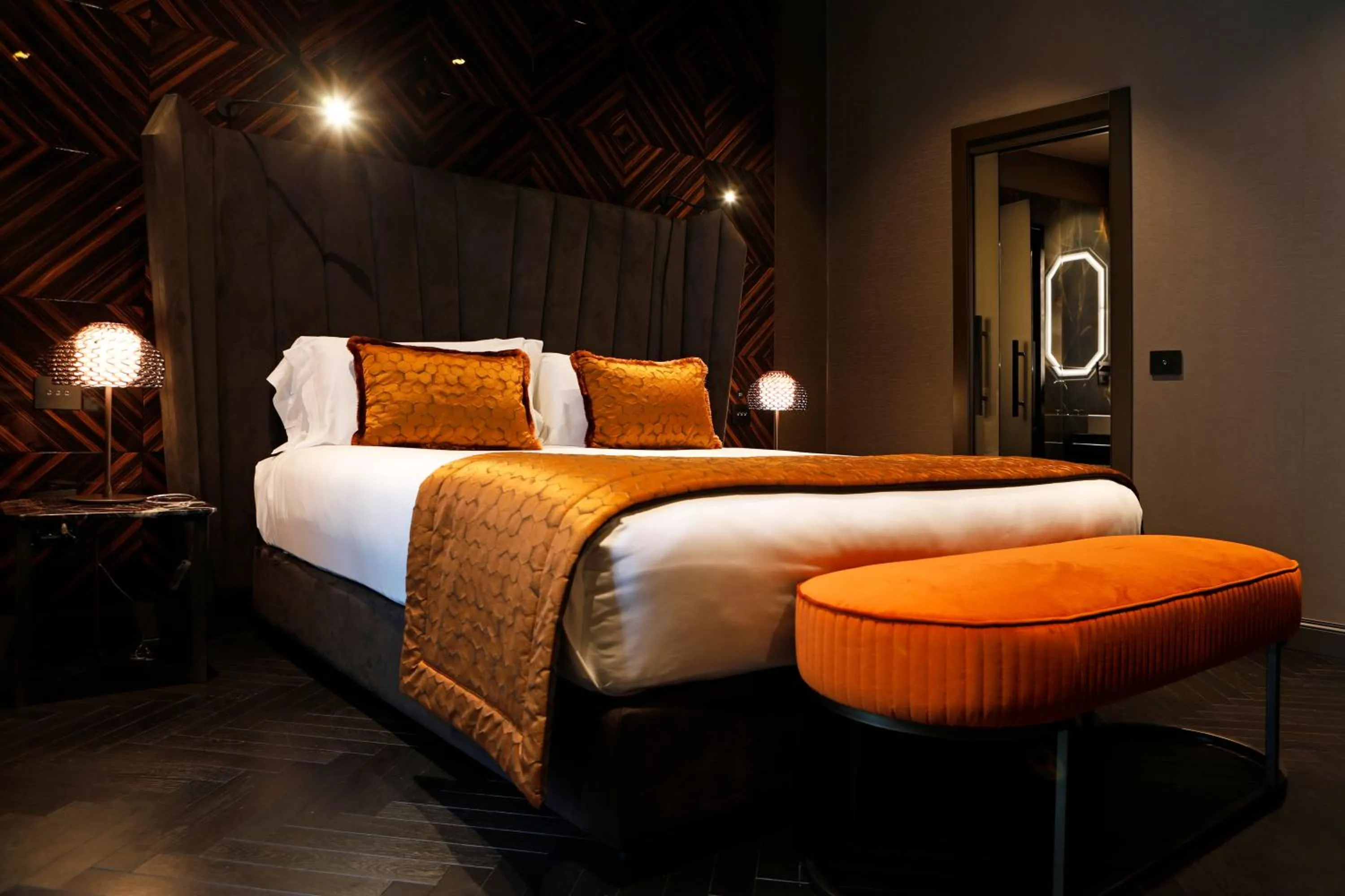 Bed in U-Visionary Roma Hotel