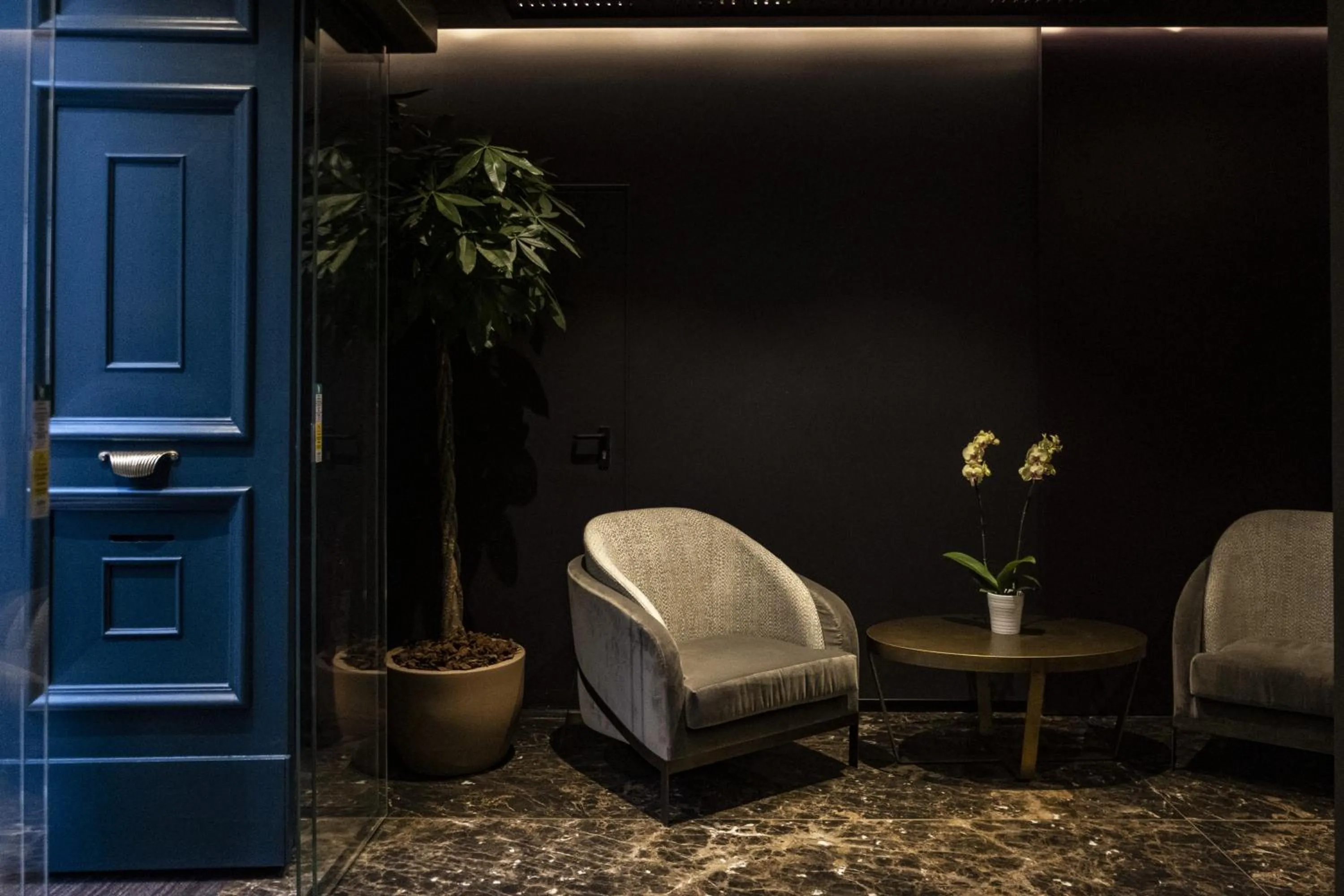 Lobby or reception in U-Visionary Roma Hotel