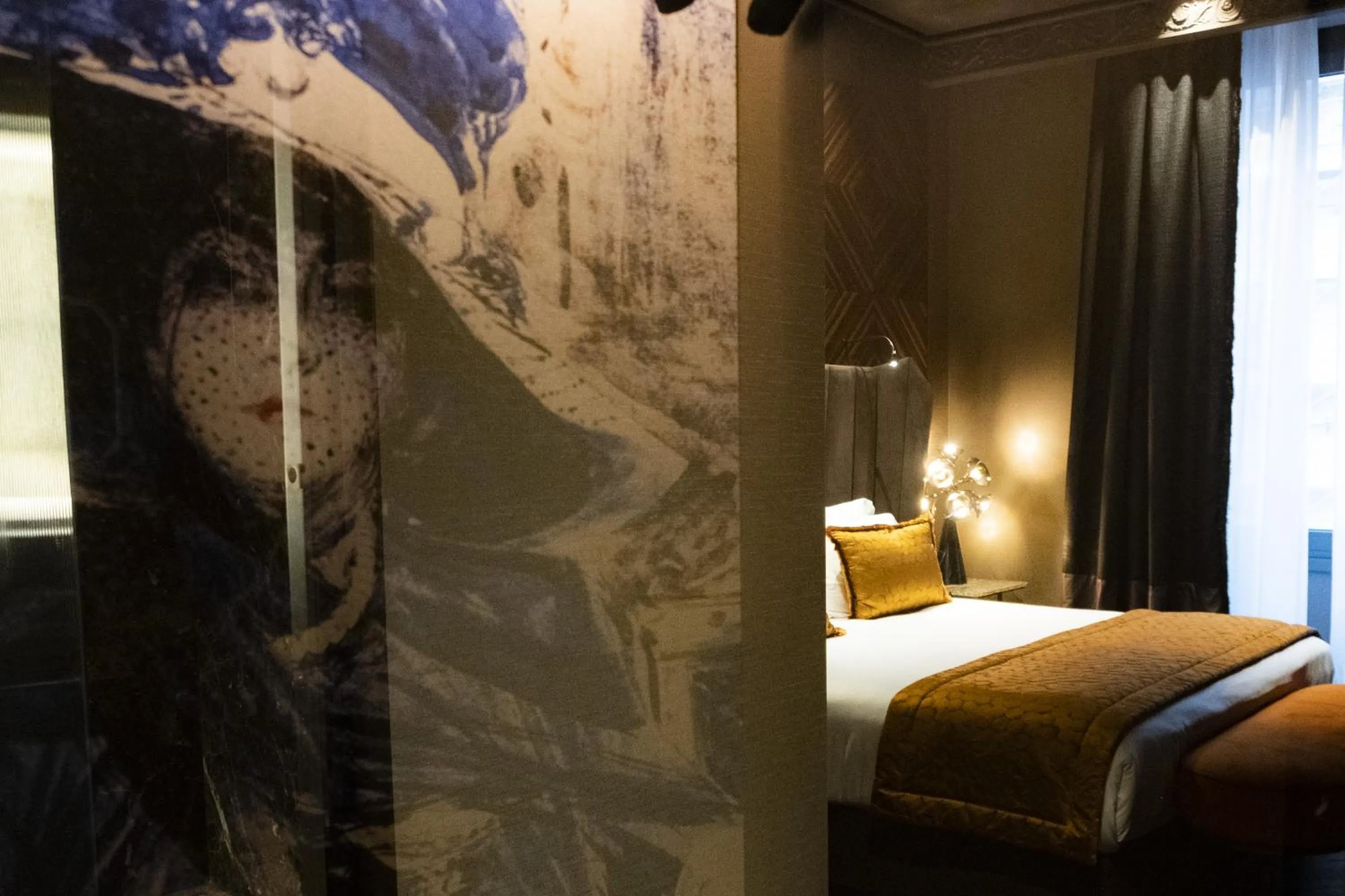 Bed in U-Visionary Roma Hotel