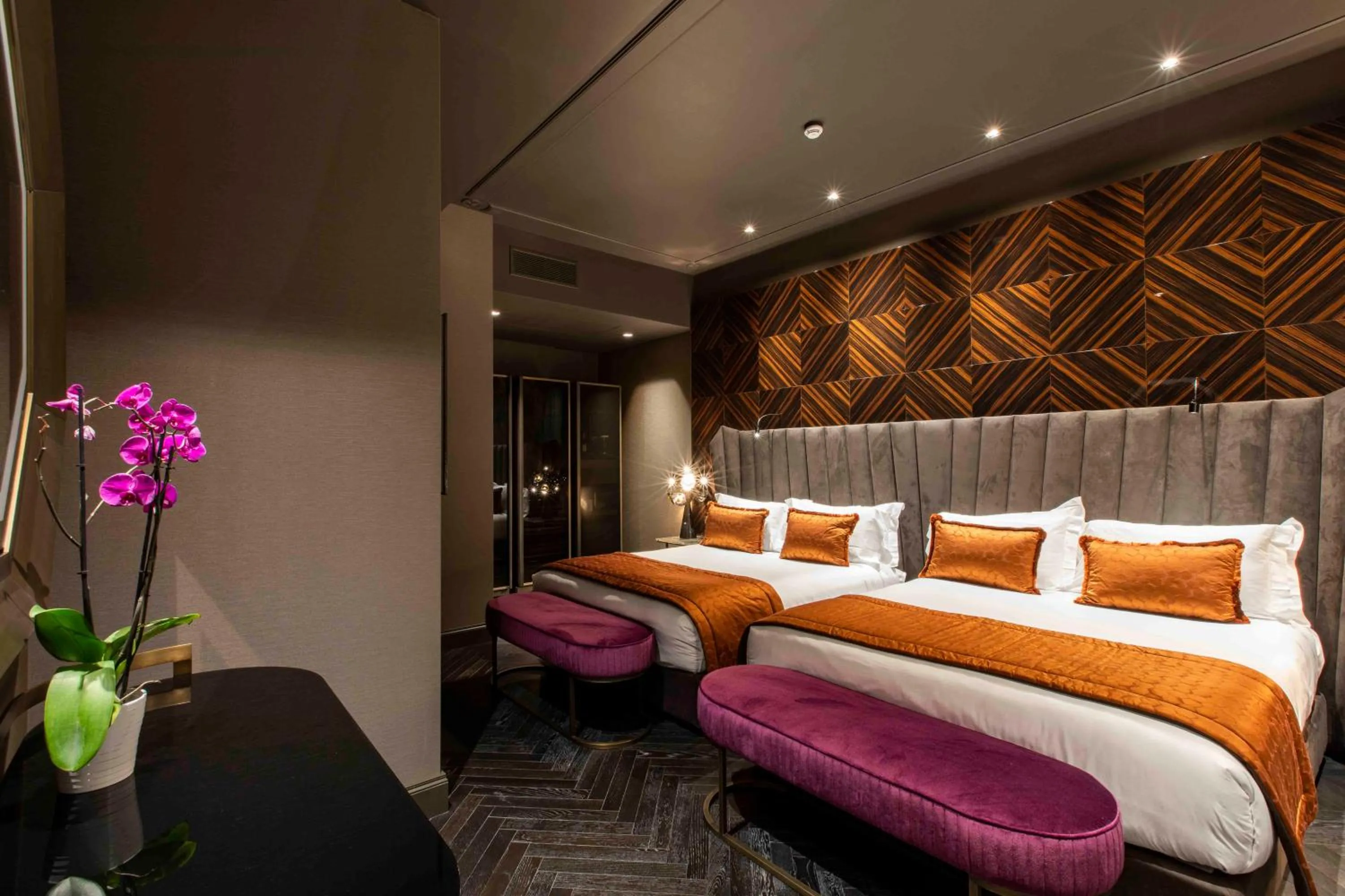 Bed in U-Visionary Roma Hotel