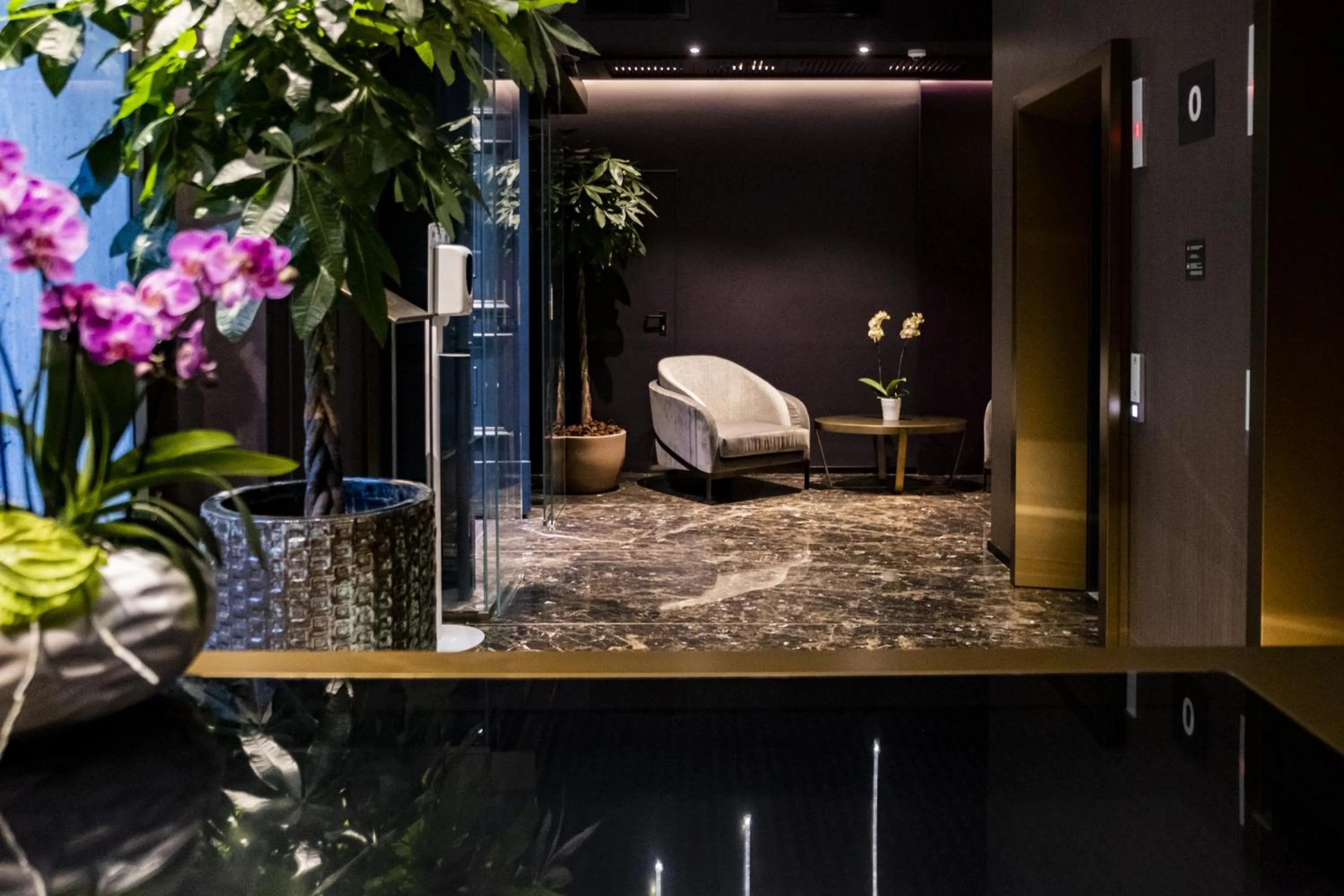 Lobby or reception in U-Visionary Roma Hotel