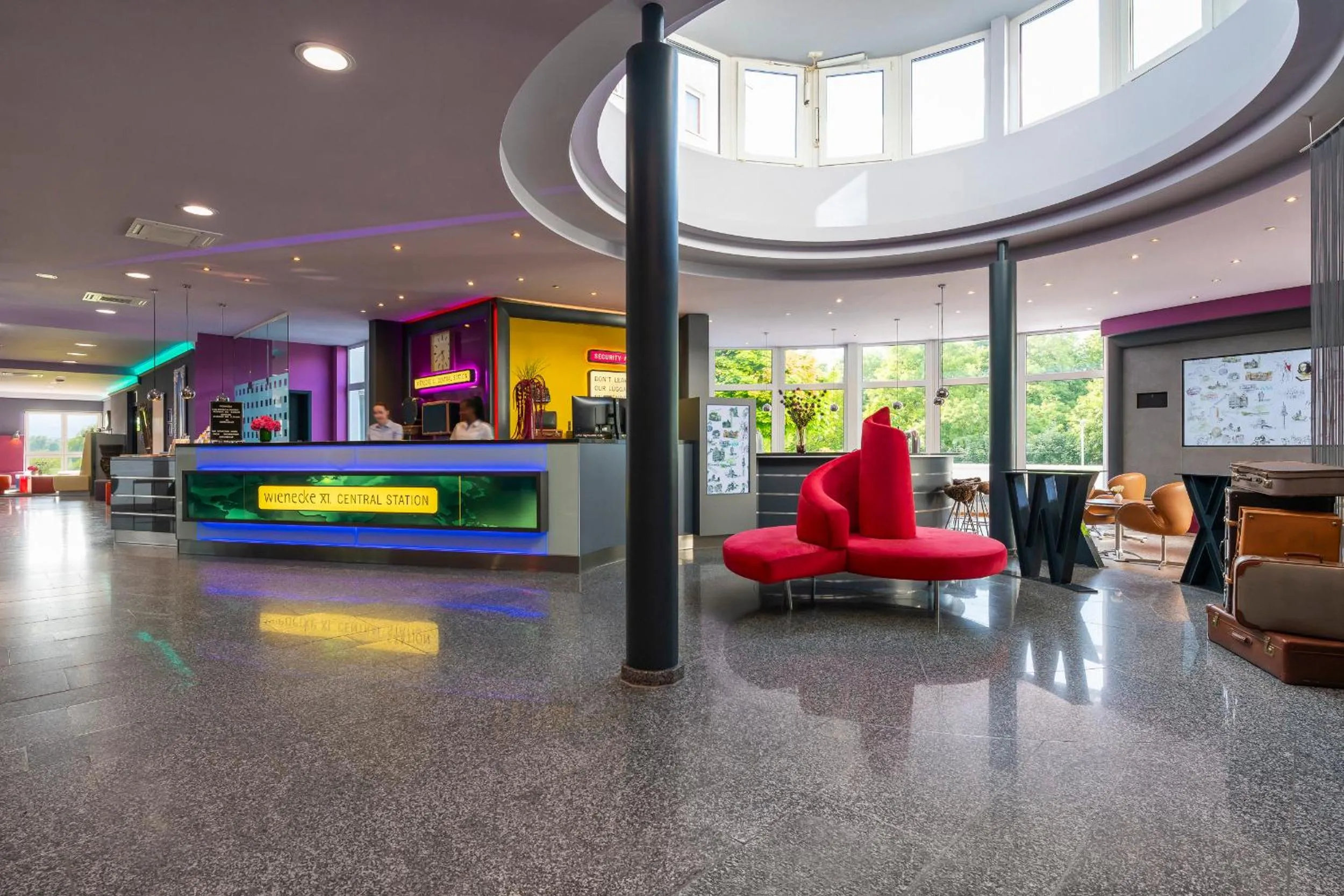 Lobby or reception in Designhotel + CongressCentrum Wienecke XI.