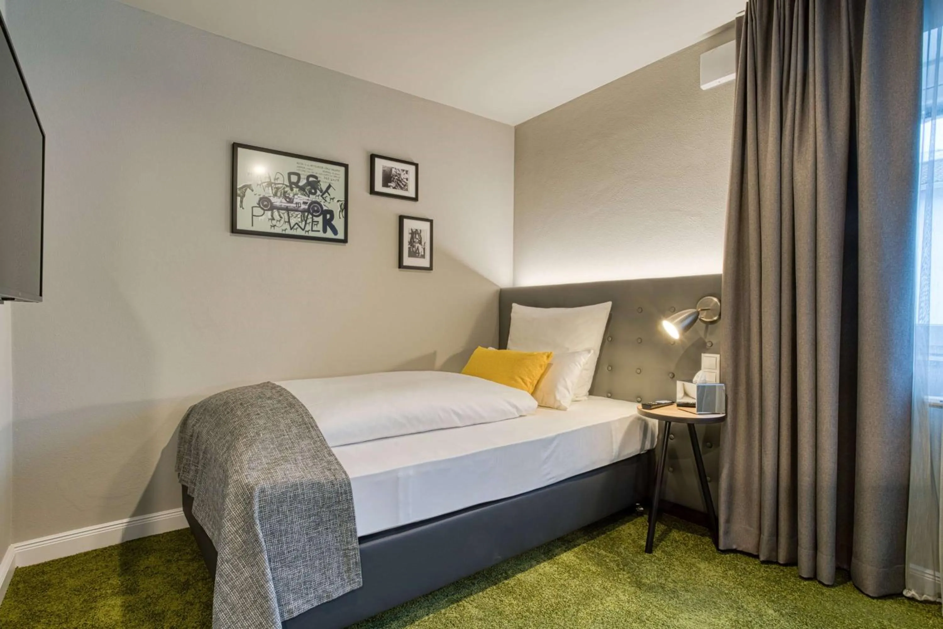 Photo of the whole room, Bed in Vienna House Easy by Wyndham Ingolstadt