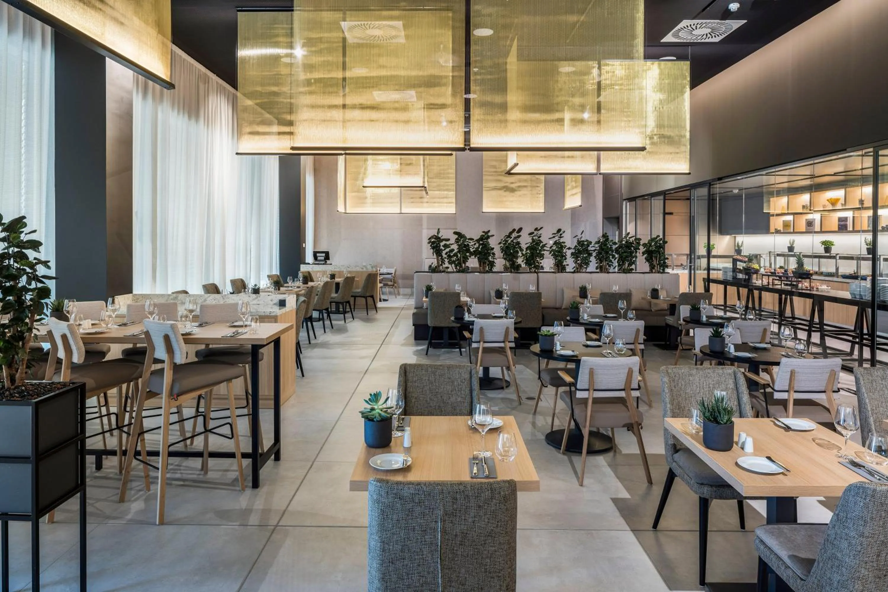 Restaurant/places to eat in Meliá Frankfurt City