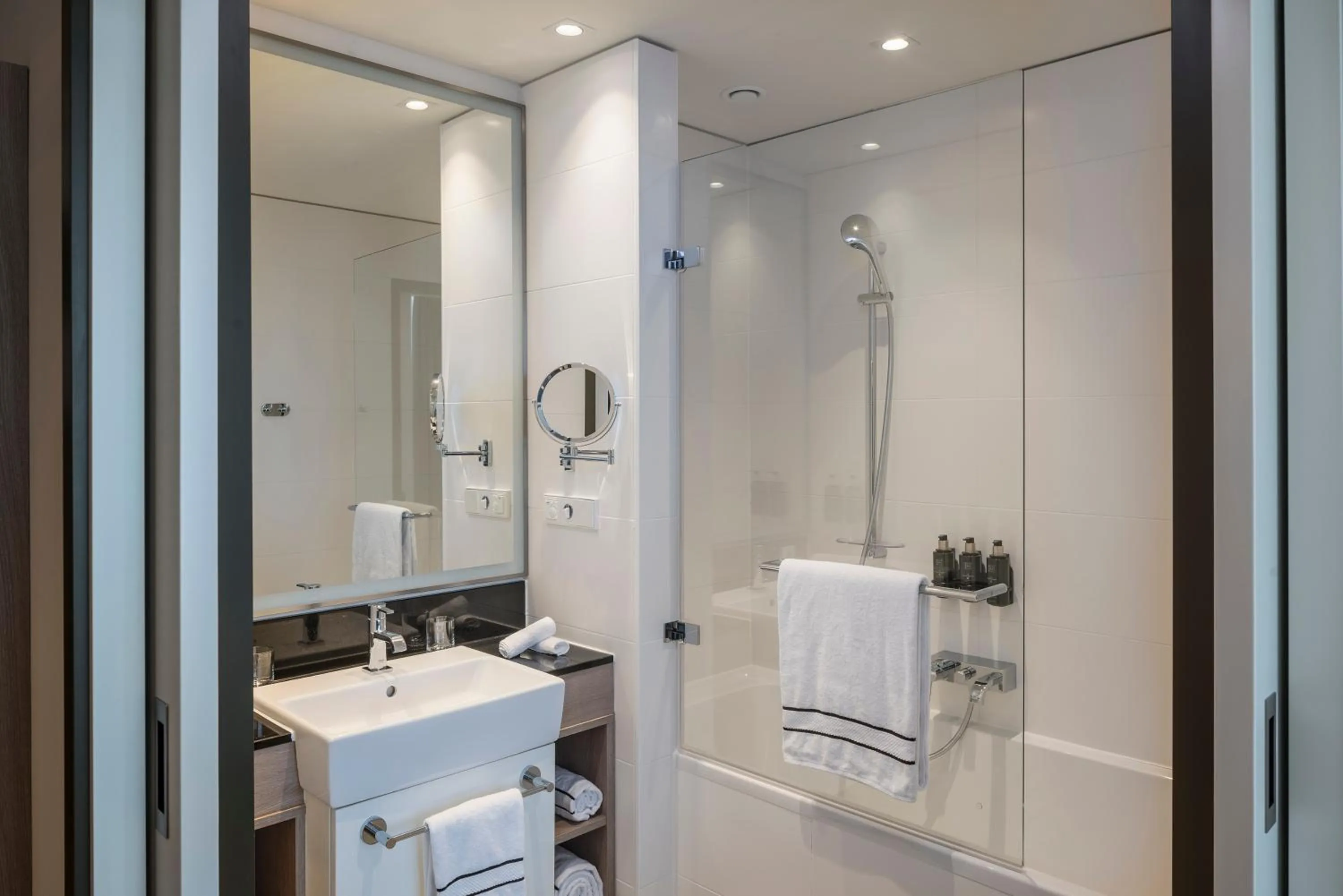 Bathroom in Meliá Frankfurt City