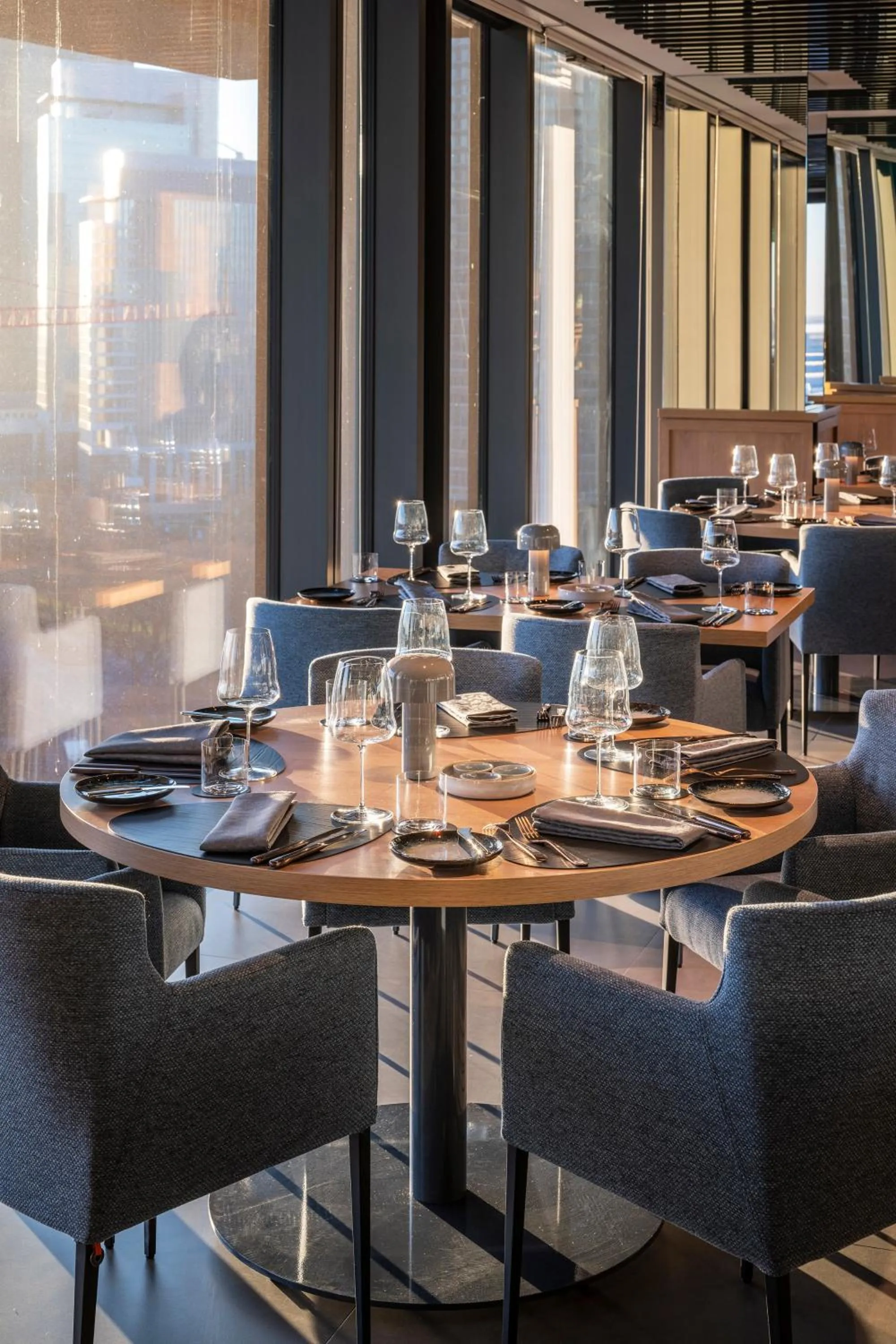 Restaurant/places to eat in Meliá Frankfurt City