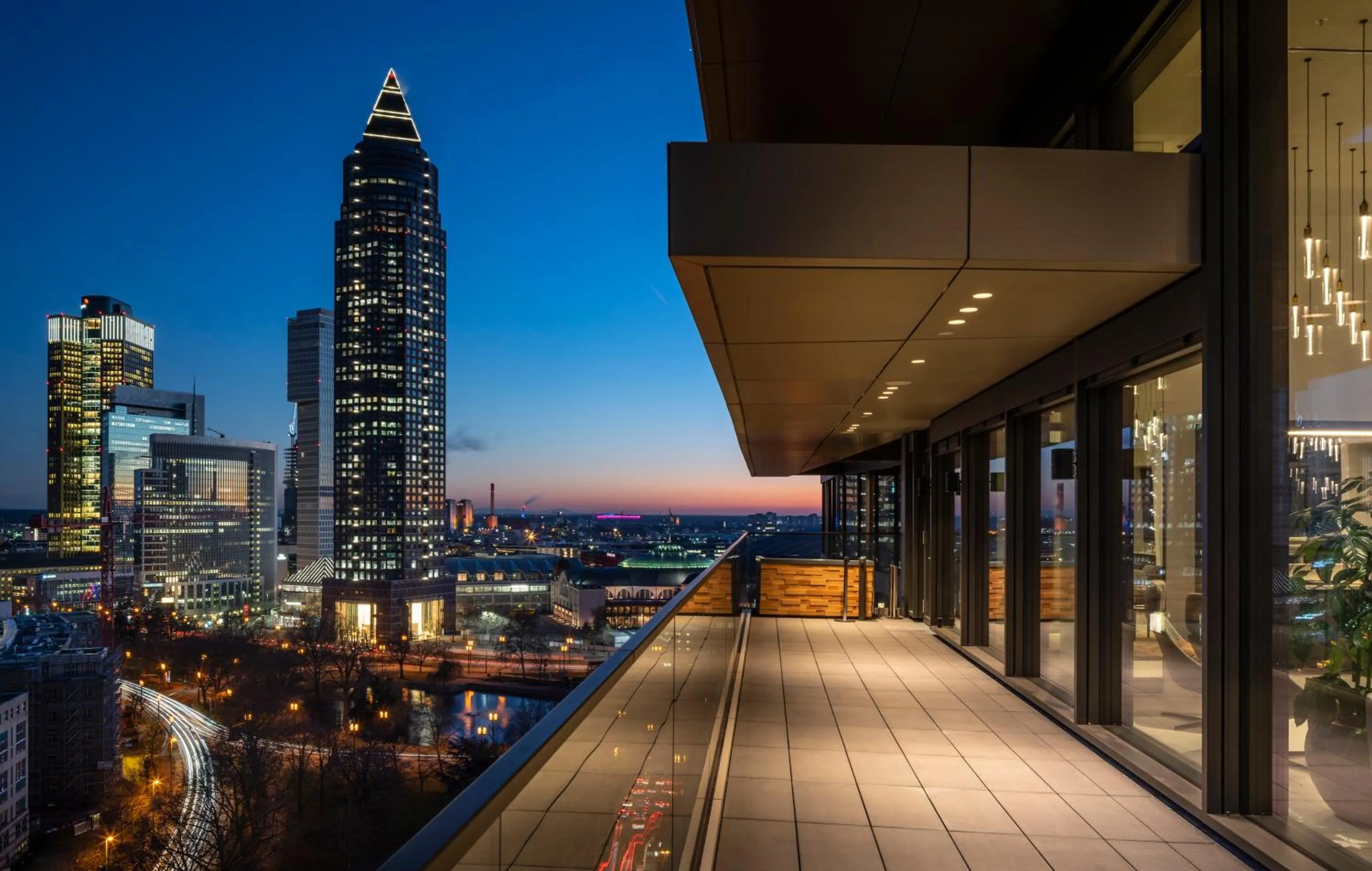 Restaurant/places to eat in Meliá Frankfurt City