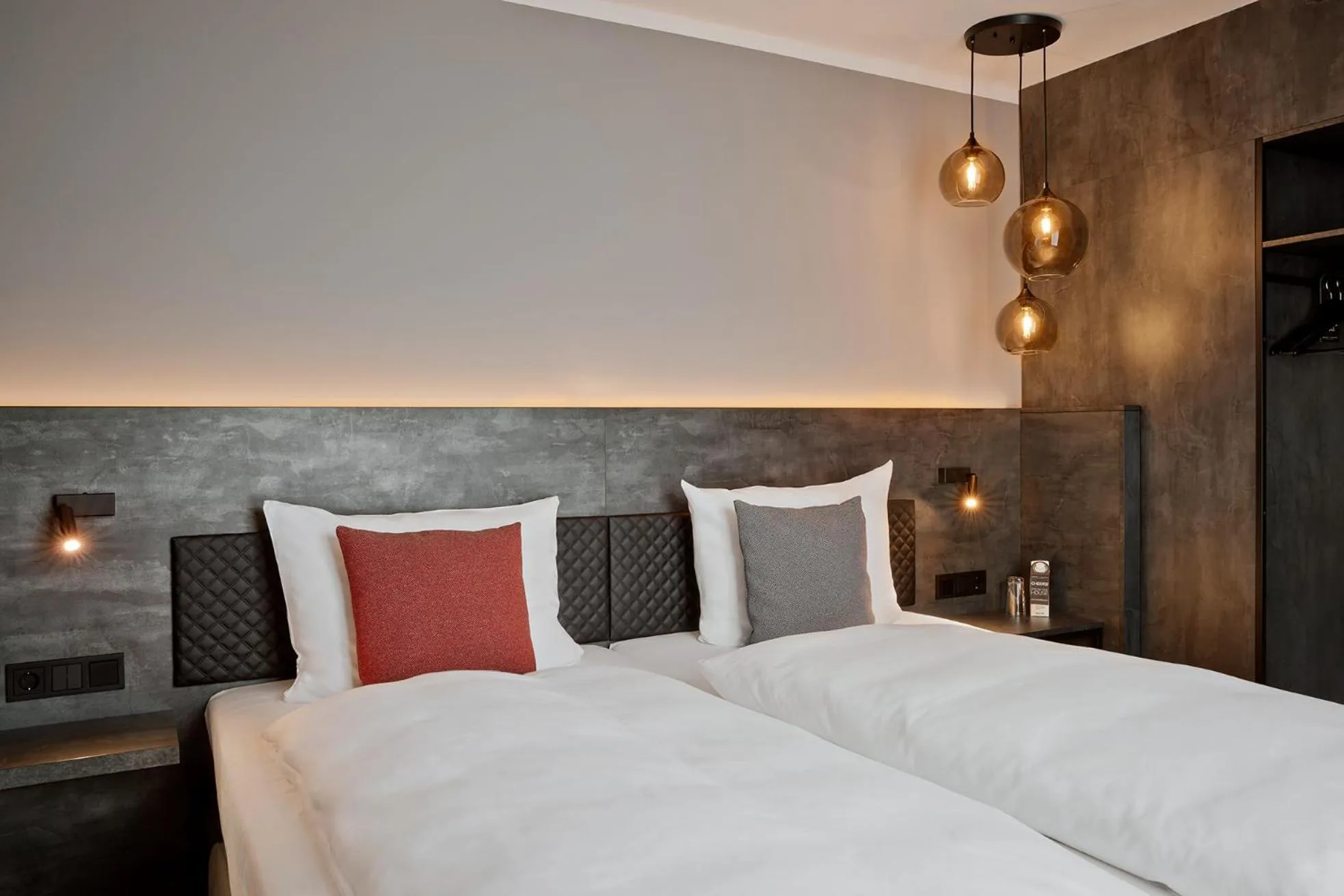 Bed in THE SCOTTY Hotel Hamburg