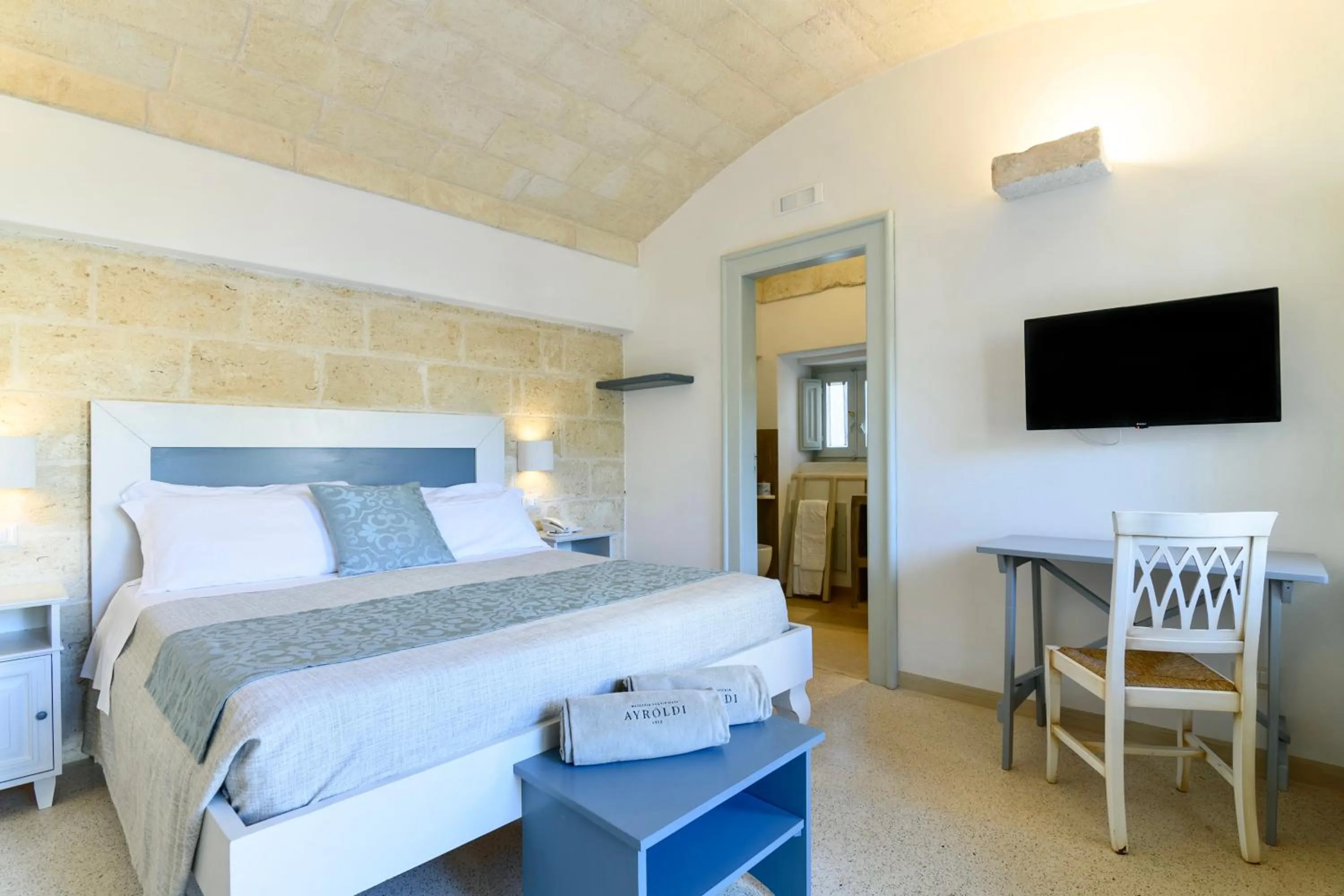 Bed in Masseria Ayroldi