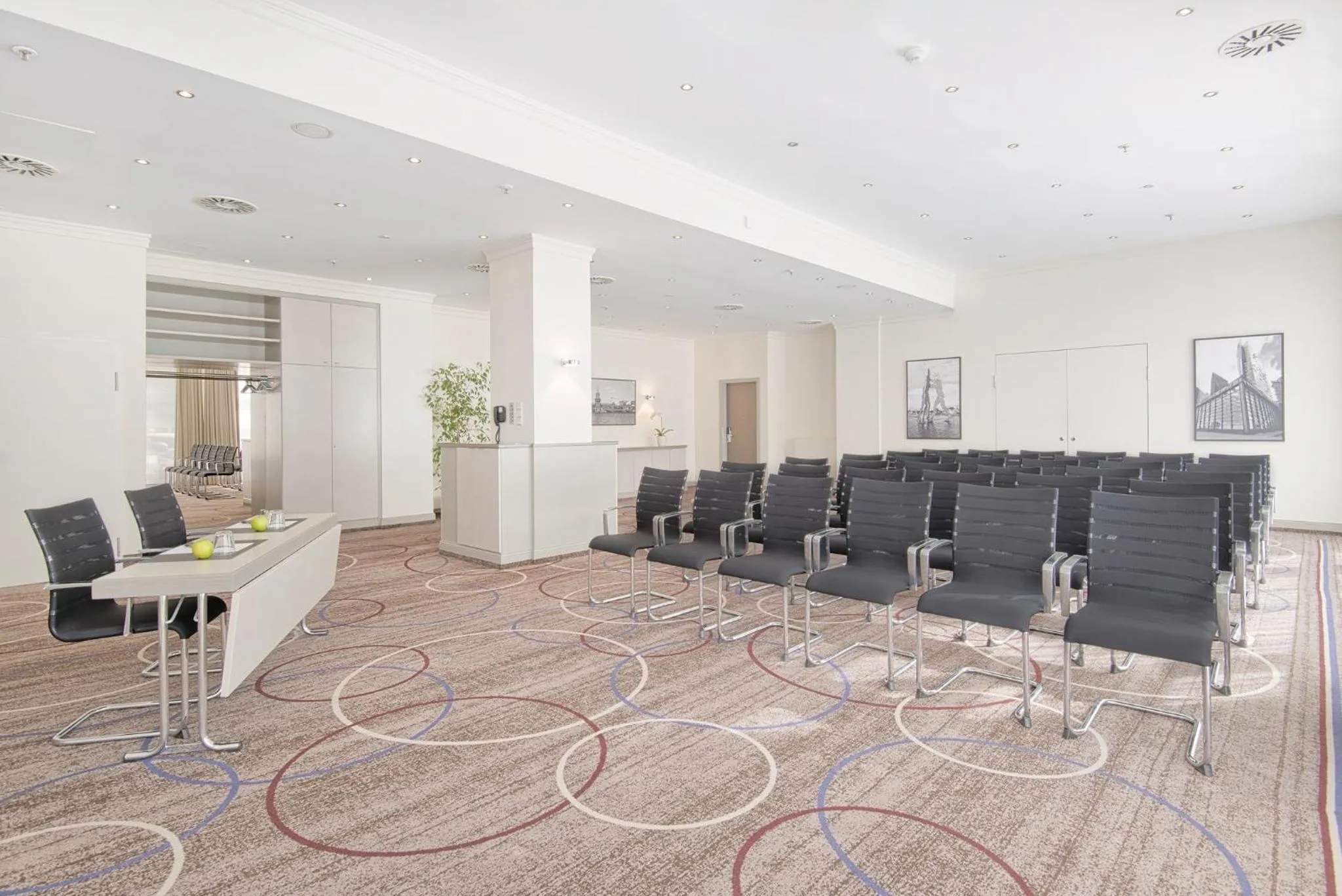 Meeting/conference room in Crowne Plaza Berlin City Centre Ku'damm by IHG