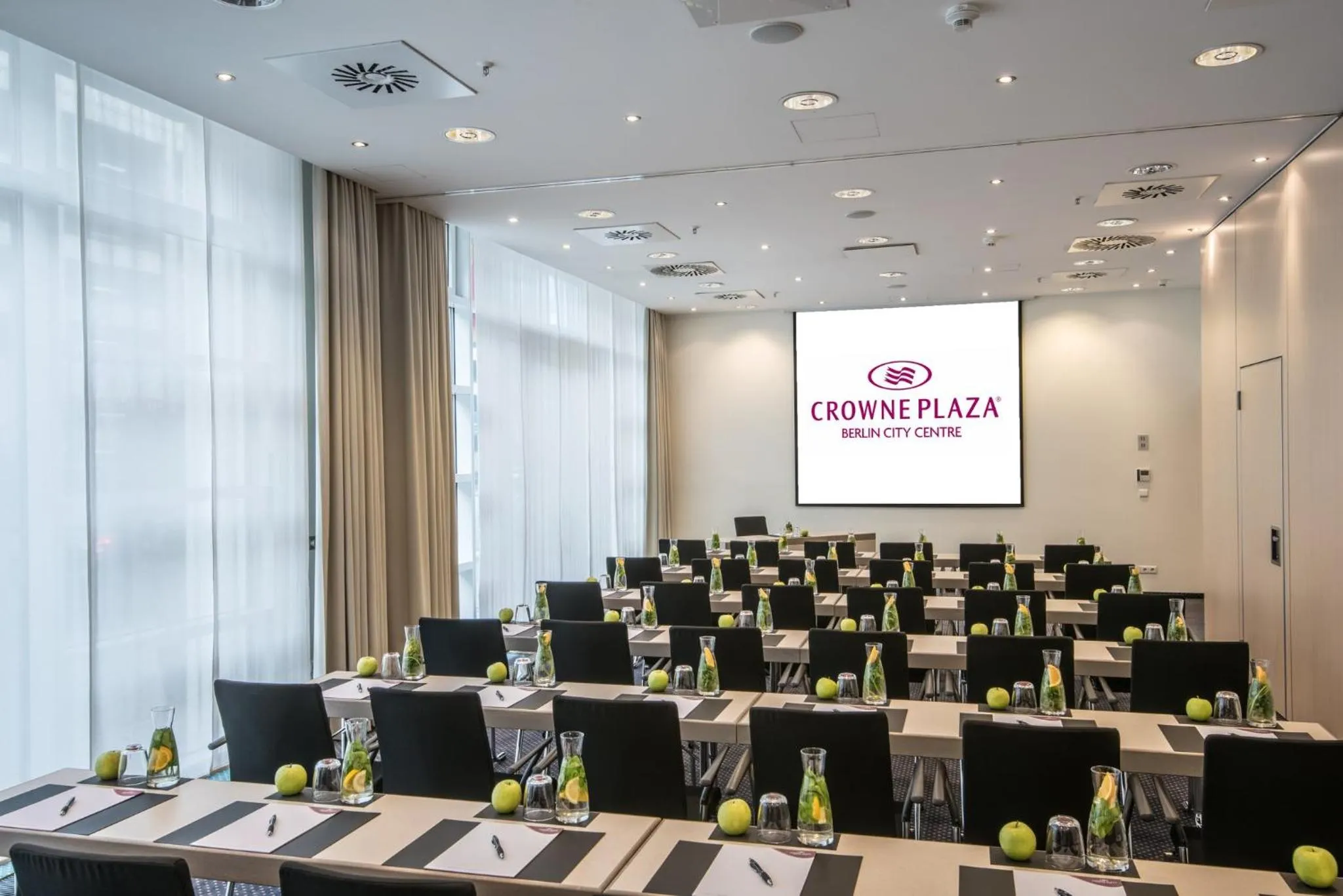 Meeting/conference room in Crowne Plaza Berlin City Centre Ku'damm by IHG