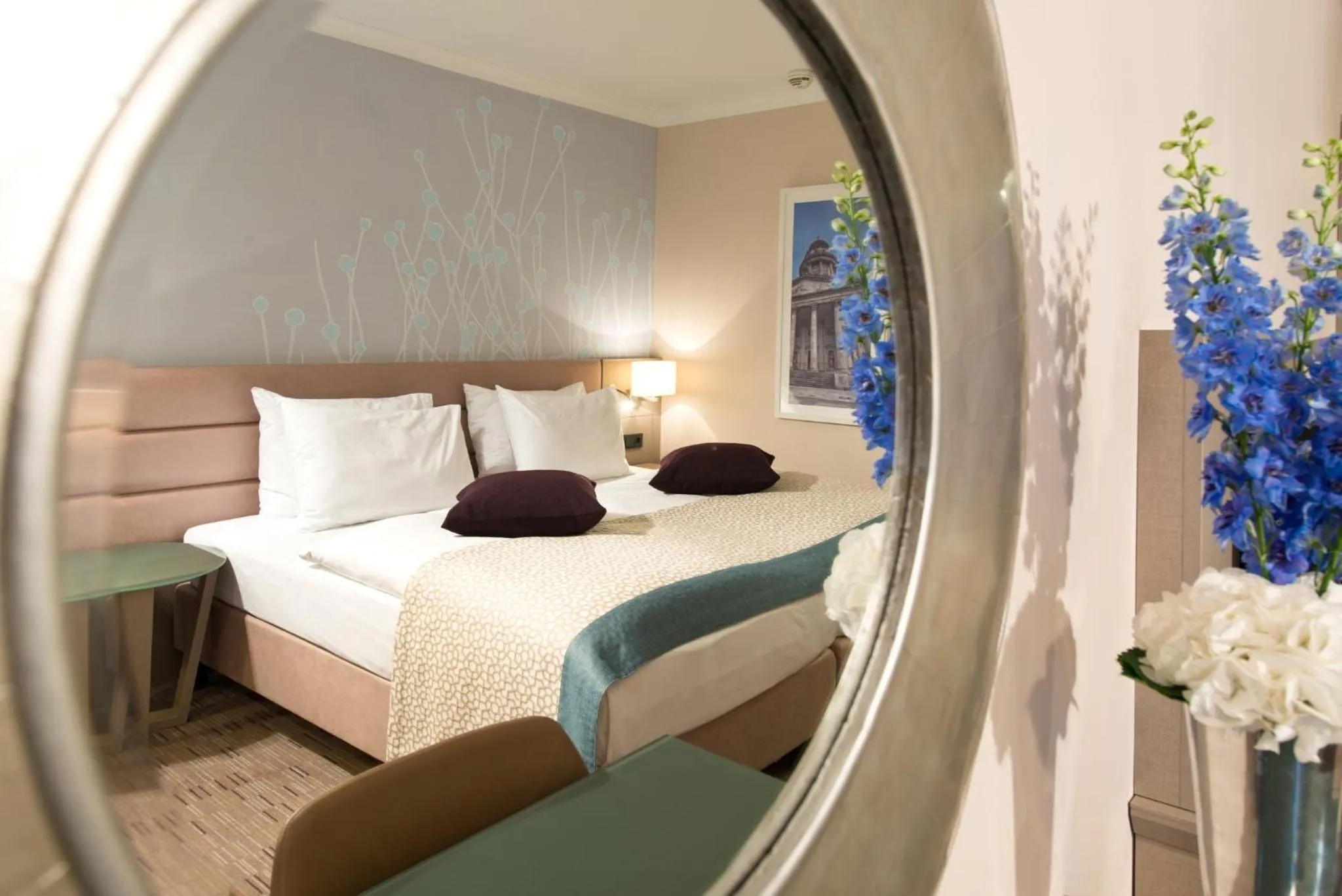 Photo of the whole room, Bed in Crowne Plaza Berlin City Centre Ku'damm by IHG